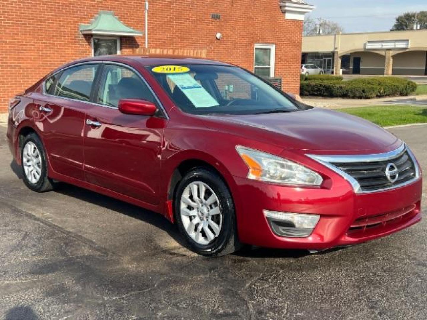 2015 Cayenne Red Nissan Altima 2.5 S (1N4AL3AP8FN) with an 2.5L L4 DOHC 16V engine, Continuously Variable Transmission transmission, located at 1184 Kauffman Ave, Fairborn, OH, 45324, (937) 908-9800, 39.807365, -84.029114 - Photo#0