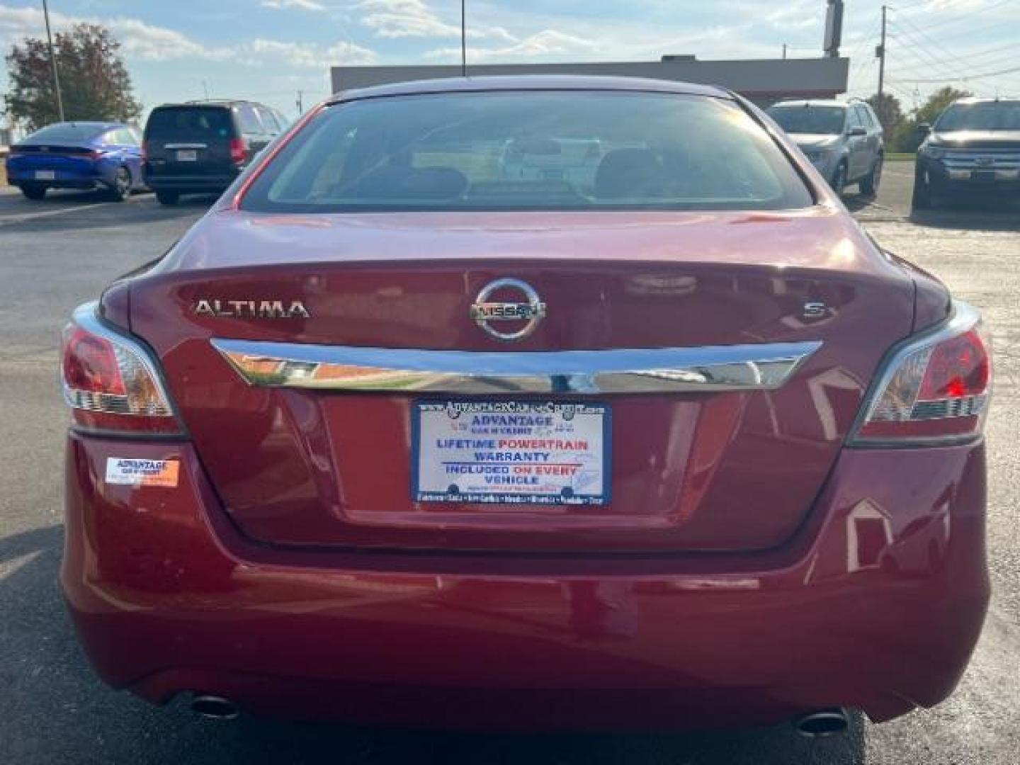 2015 Cayenne Red Nissan Altima 2.5 S (1N4AL3AP8FN) with an 2.5L L4 DOHC 16V engine, Continuously Variable Transmission transmission, located at 1184 Kauffman Ave, Fairborn, OH, 45324, (937) 908-9800, 39.807365, -84.029114 - Photo#4