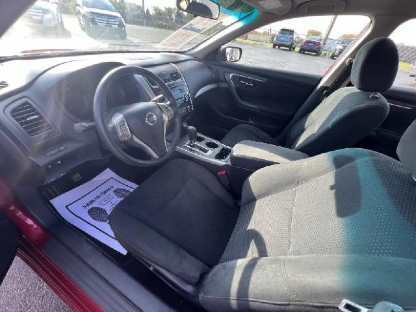 2015 Cayenne Red Nissan Altima 2.5 S (1N4AL3AP8FN) with an 2.5L L4 DOHC 16V engine, Continuously Variable Transmission transmission, located at 1184 Kauffman Ave, Fairborn, OH, 45324, (937) 908-9800, 39.807365, -84.029114 - Photo#6