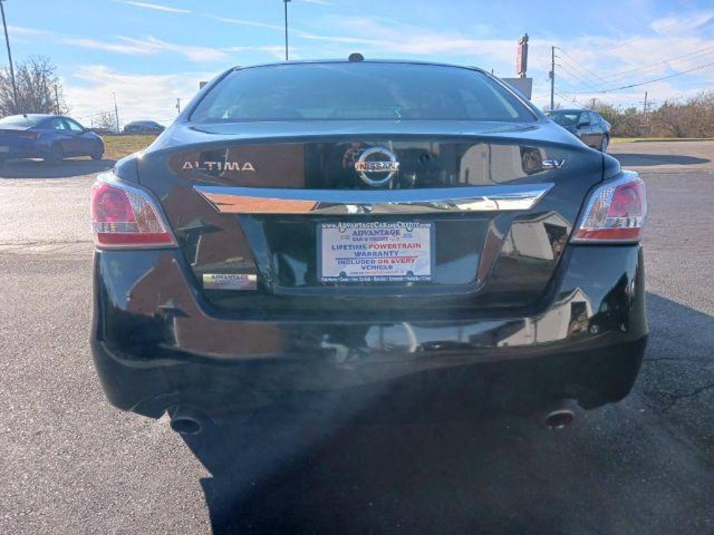 2015 Super Black Nissan Altima 2.5 SV (1N4AL3APXFC) with an 2.5L L4 DOHC 16V engine, Continuously Variable Transmission transmission, located at 401 Woodman Dr, Riverside, OH, 45431, (937) 908-9800, 39.763779, -84.122063 - Photo#5