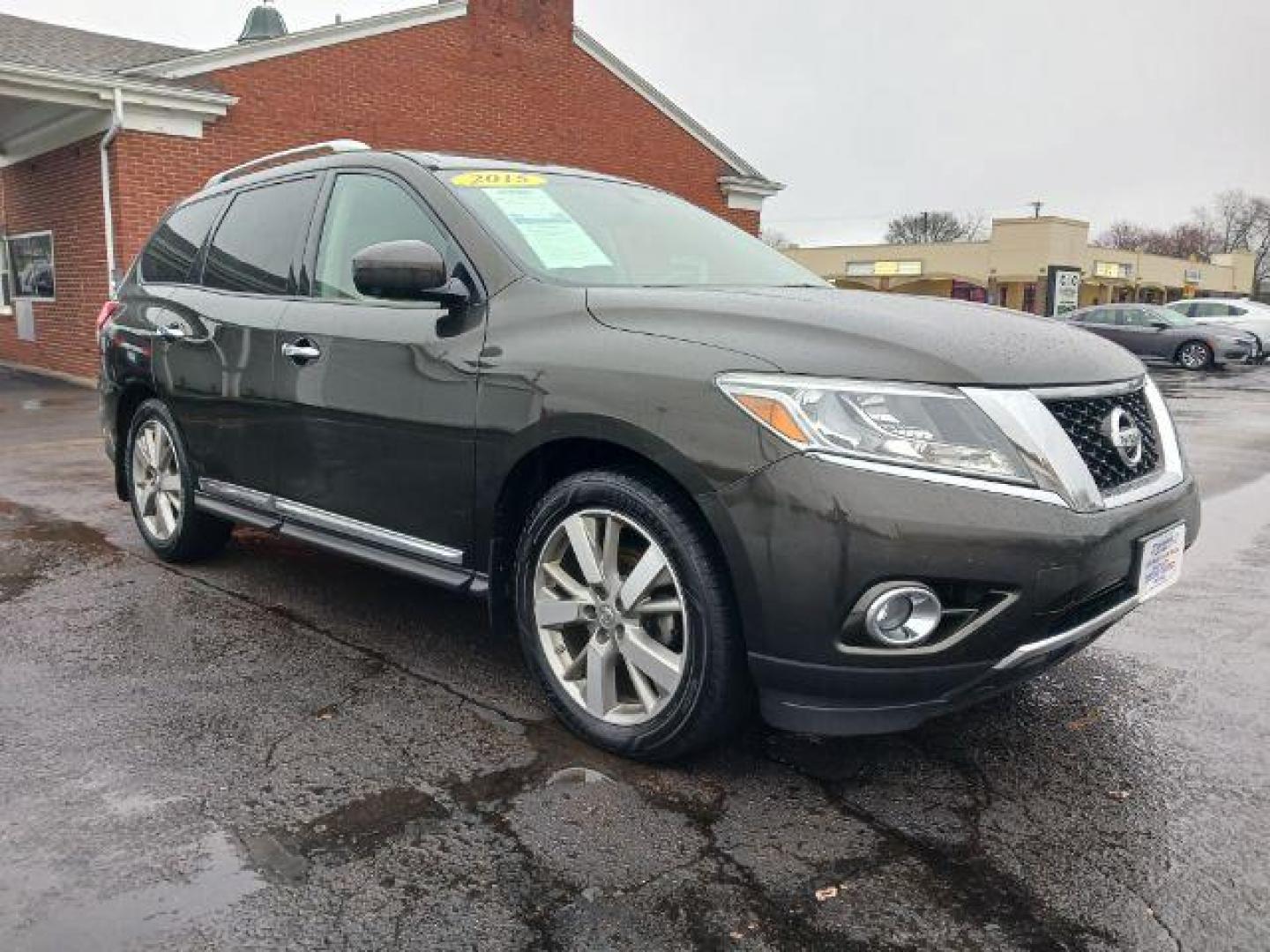 2015 Gun Metallic Nissan Pathfinder Platinum 4WD (5N1AR2MM3FC) with an 3.5L V6 DOHC 24V engine, Continuously Variable Transmission transmission, located at 4508 South Dixie Dr, Moraine, OH, 45439, (937) 908-9800, 39.690136, -84.216438 - Photo#0