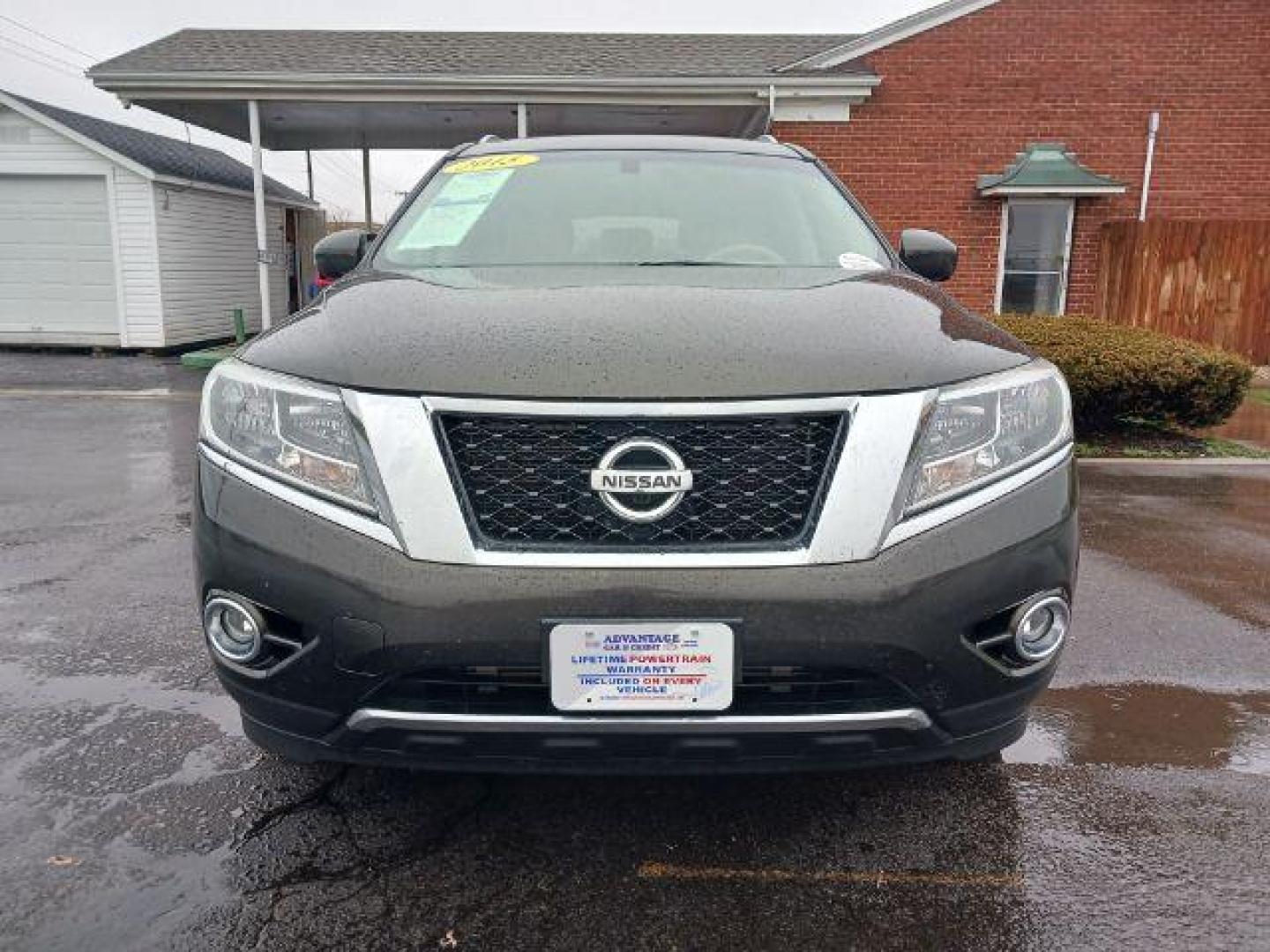 2015 Gun Metallic Nissan Pathfinder Platinum 4WD (5N1AR2MM3FC) with an 3.5L V6 DOHC 24V engine, Continuously Variable Transmission transmission, located at 4508 South Dixie Dr, Moraine, OH, 45439, (937) 908-9800, 39.690136, -84.216438 - Photo#1