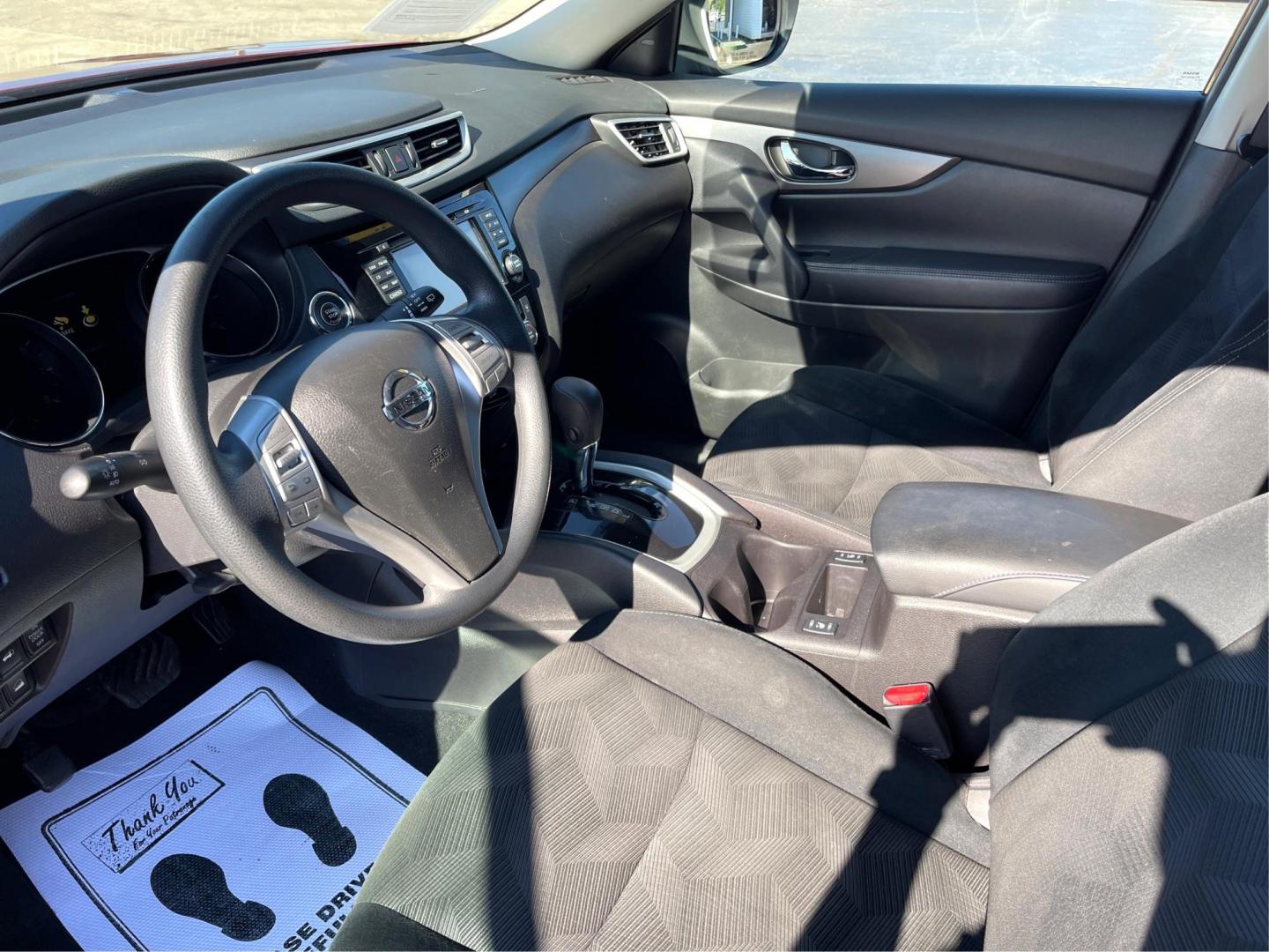 2015 Cayenne Red Nissan Rogue (5N1AT2MV9FC) with an 2.5L L4 DOHC 16V engine, Continuously Variable Transmission transmission, located at 880 E. National Road, Vandalia, OH, 45377, (937) 908-9800, 39.892189, -84.181015 - Photo#8