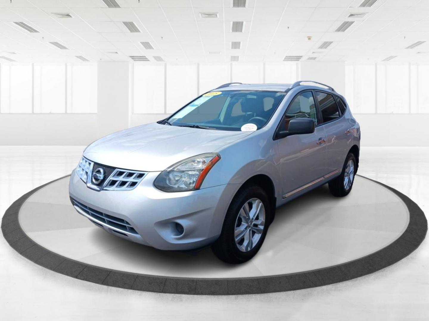 2015 Brilliant Silver Nissan Rogue Select (JN8AS5MV9FW) with an 2.5L L4 DOHC 16V engine, Continuously Variable Transmission transmission, located at 401 Woodman Dr, Riverside, OH, 45431, (937) 908-9800, 39.763779, -84.122063 - Photo#7