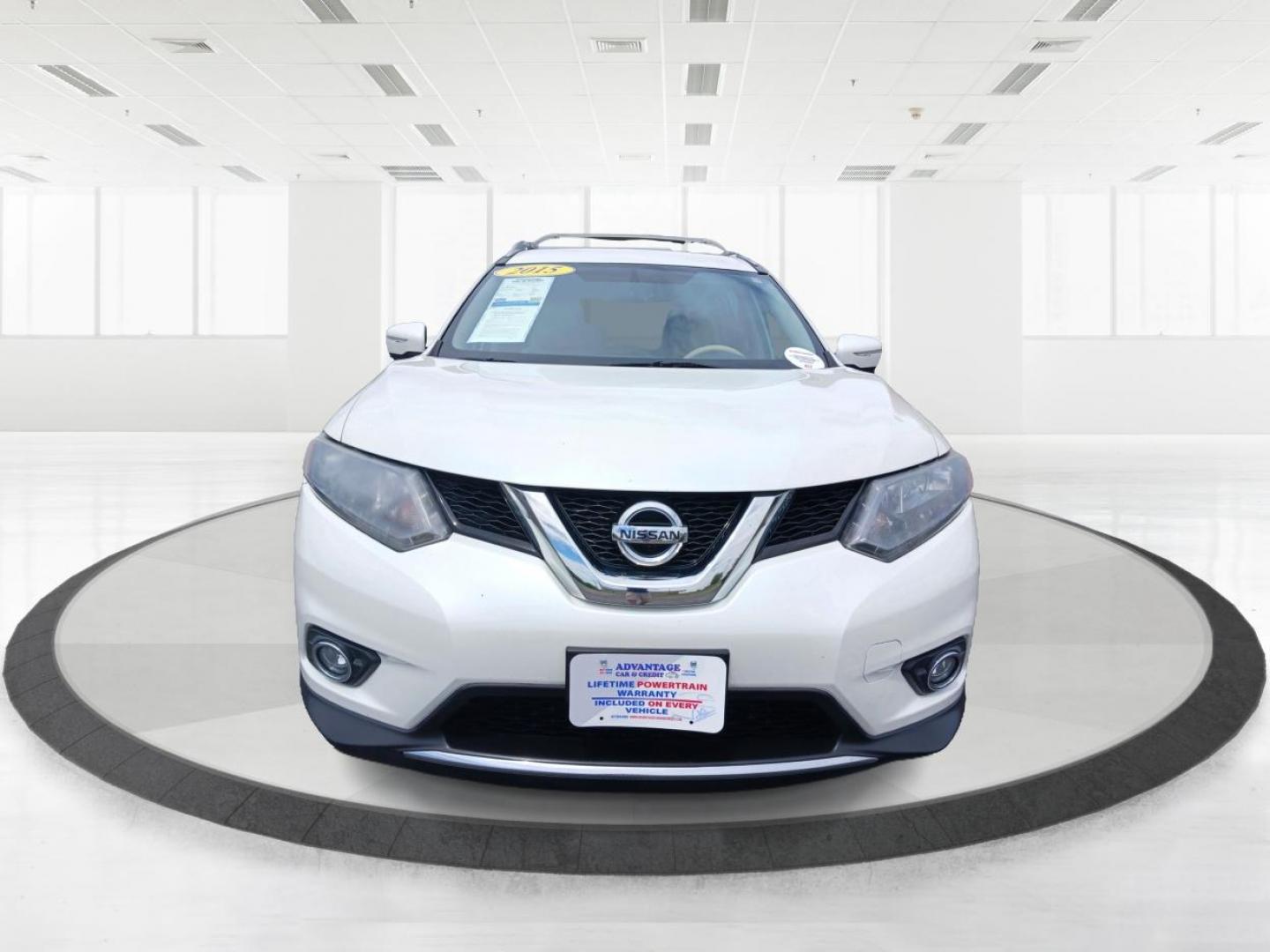 2015 Nissan Rogue SV AWD (5N1AT2MK1FC) with an 2.5L L4 DOHC 16V engine, Continuously Variable Transmission transmission, located at 1099 N County Rd 25A, Troy, OH, 45373, (937) 908-9800, 40.057079, -84.212883 - Third Row - Photo#6