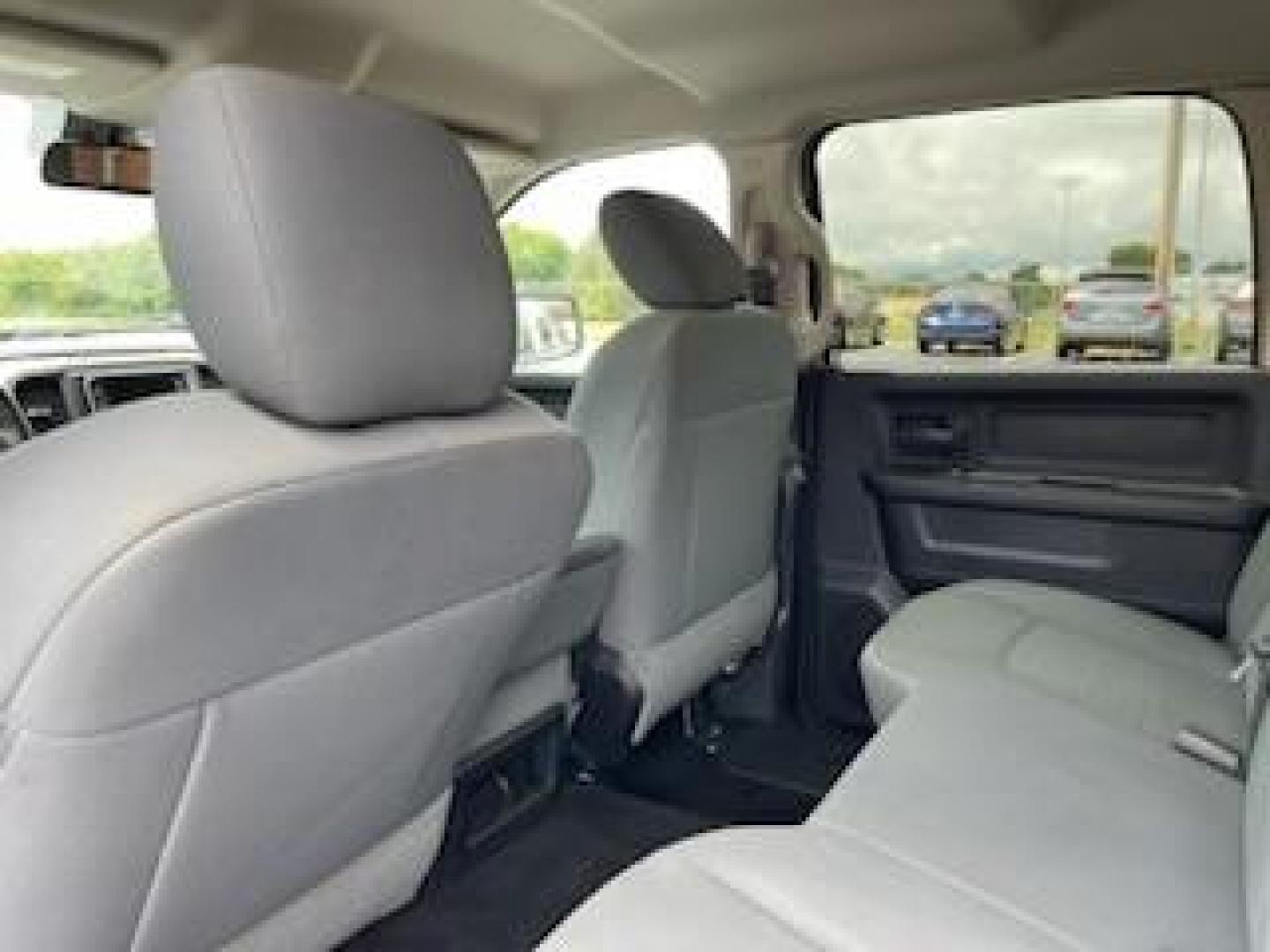 2015 White RAM 1500 Tradesman Crew Cab SWB 4WD (3C6RR7KT5FG) with an 5.7L V8 OHV 16V engine, 8-Speed Automatic transmission, located at 1184 Kauffman Ave, Fairborn, OH, 45324, (937) 908-9800, 39.807365, -84.029114 - Photo#10