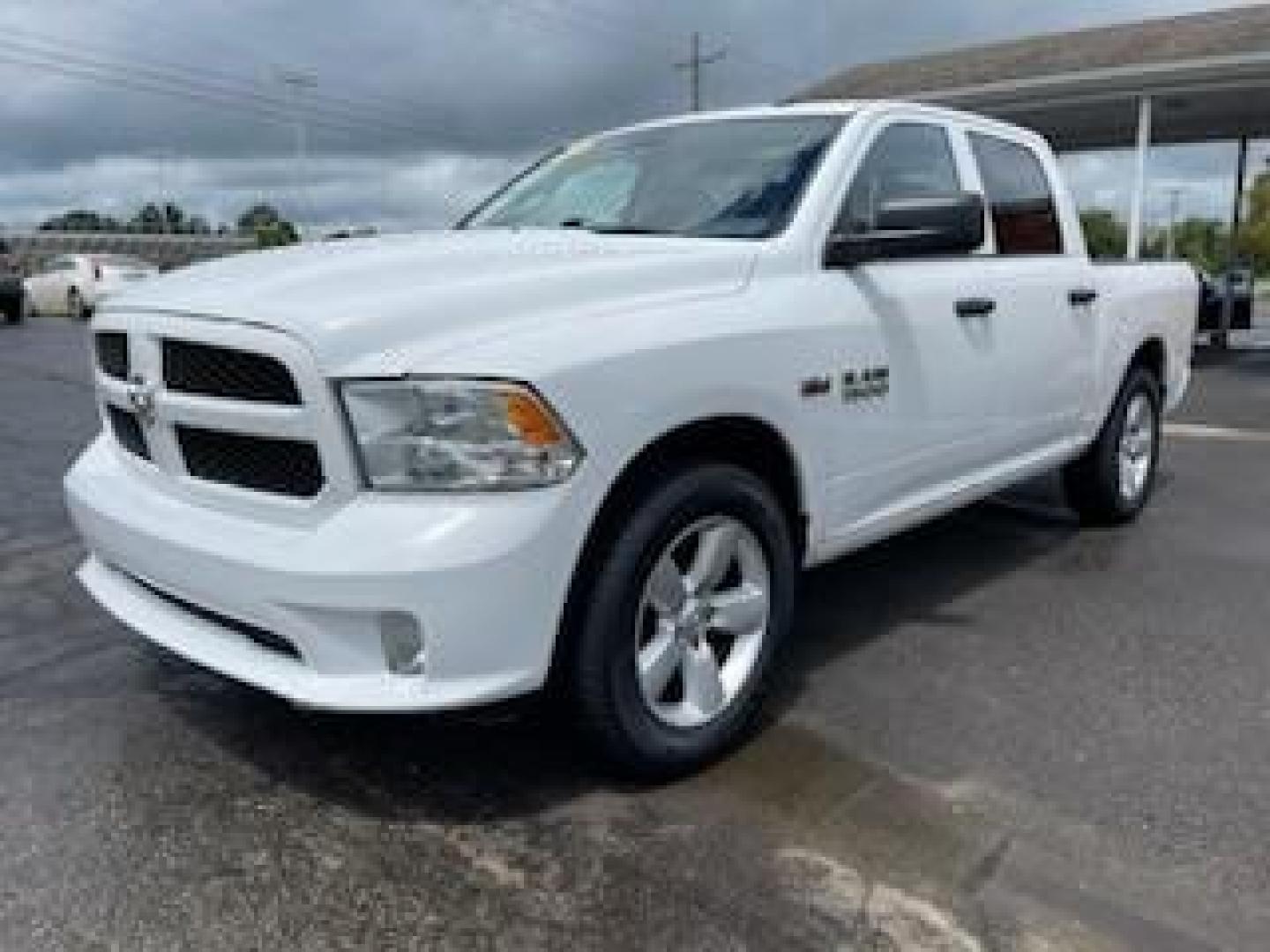 2015 White RAM 1500 Tradesman Crew Cab SWB 4WD (3C6RR7KT5FG) with an 5.7L V8 OHV 16V engine, 8-Speed Automatic transmission, located at 1184 Kauffman Ave, Fairborn, OH, 45324, (937) 908-9800, 39.807365, -84.029114 - Photo#2