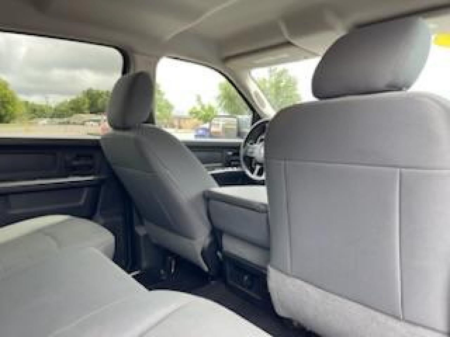 2015 White RAM 1500 Tradesman Crew Cab SWB 4WD (3C6RR7KT5FG) with an 5.7L V8 OHV 16V engine, 8-Speed Automatic transmission, located at 1184 Kauffman Ave, Fairborn, OH, 45324, (937) 908-9800, 39.807365, -84.029114 - Photo#8