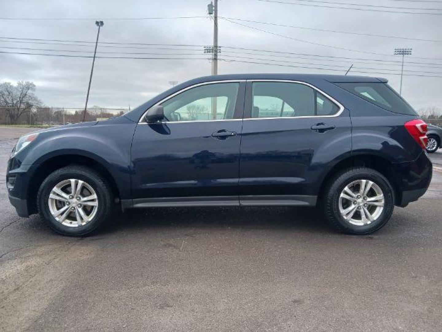 2016 Blue Velvet Metallic Chevrolet Equinox LS 2WD (2GNALBEK2G1) with an 2.4L L4 DOHC 16V FFV engine, 6-Speed Automatic transmission, located at 1230 East Main St, Xenia, OH, 45385, (937) 908-9800, 39.687321, -83.910294 - Photo#3