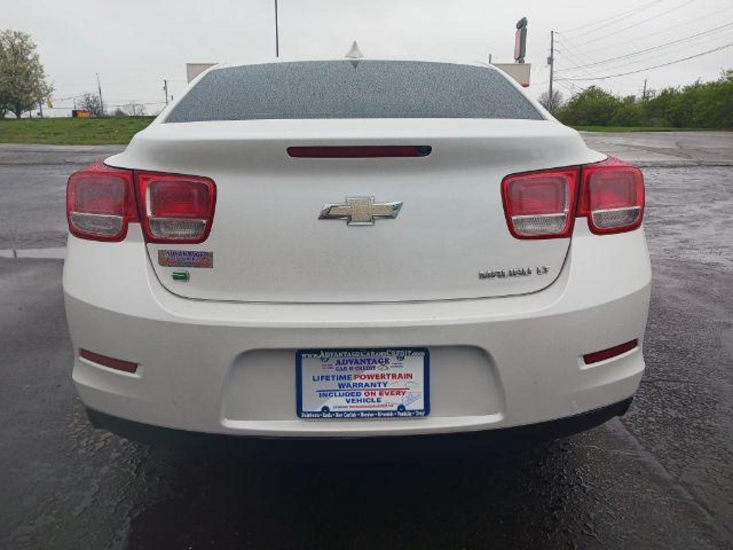 2016 Summit White Chevrolet Malibu Limited 1LT (1G11C5SA7GF) with an 2.5L L4 DOHC 16V engine, 6-Speed Automatic transmission, located at 1099 N County Rd 25A, OH, 45373, (937) 908-9800, 40.057079, -84.212883 - Photo#5