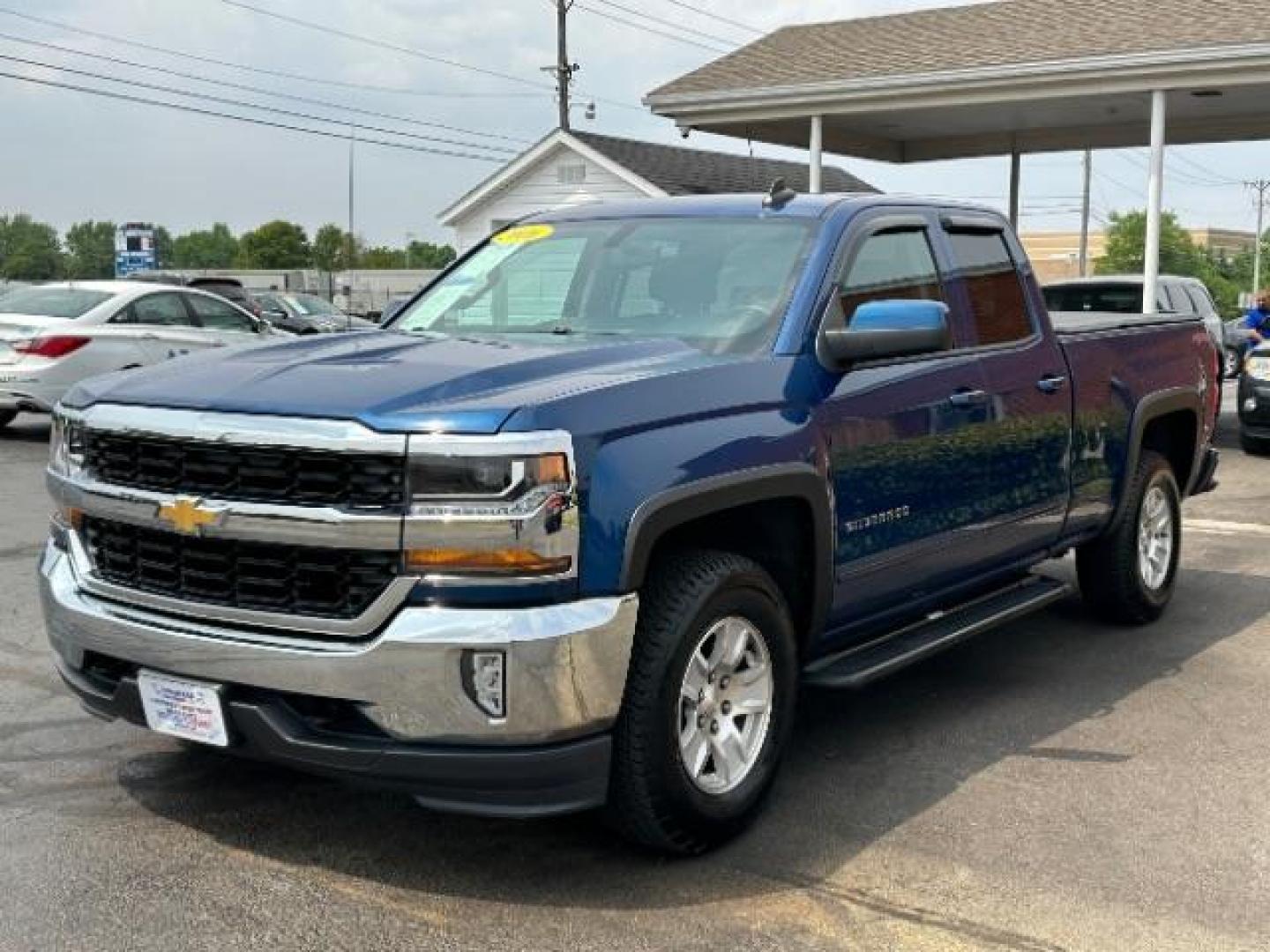 2016 Deep Ocean Blue Metallic Chevrolet Silverado 1500 LT Double Cab 4WD (1GCVKREC1GZ) with an 5.3L V8 OHV 16V engine, 6-Speed Automatic transmission, located at 1230 East Main St, Xenia, OH, 45385, (937) 908-9800, 39.687321, -83.910294 - Photo#2