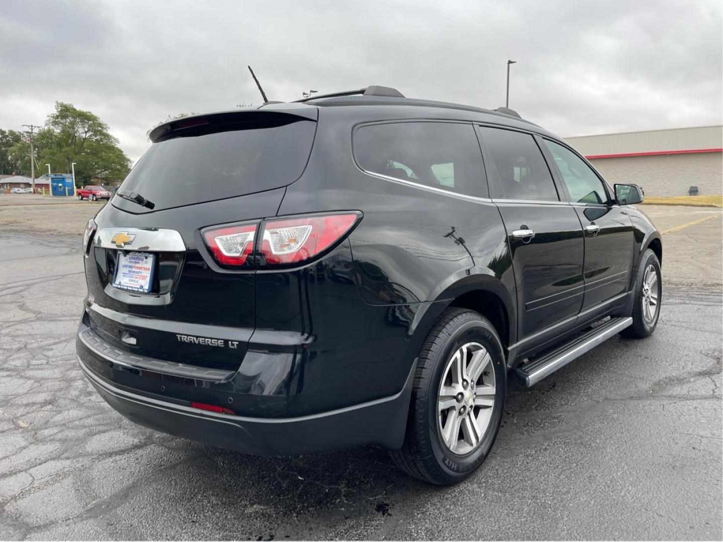 2016 Black Chevrolet Traverse 2LT AWD (1GNKVHKD8GJ) with an 3.6L V6 DOHC 24V engine, 6-Speed Automatic transmission, located at 1184 Kauffman Ave, Fairborn, OH, 45324, (937) 908-9800, 39.807365, -84.029114 - Photo#2