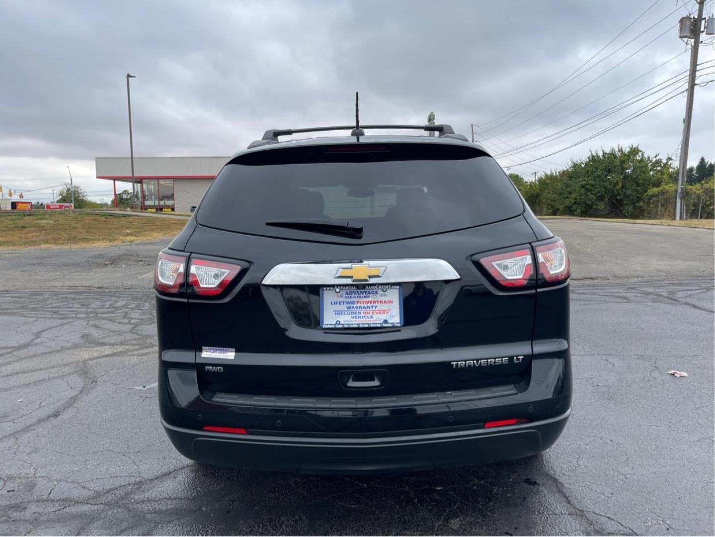 2016 Black Chevrolet Traverse 2LT AWD (1GNKVHKD8GJ) with an 3.6L V6 DOHC 24V engine, 6-Speed Automatic transmission, located at 1184 Kauffman Ave, Fairborn, OH, 45324, (937) 908-9800, 39.807365, -84.029114 - Photo#3