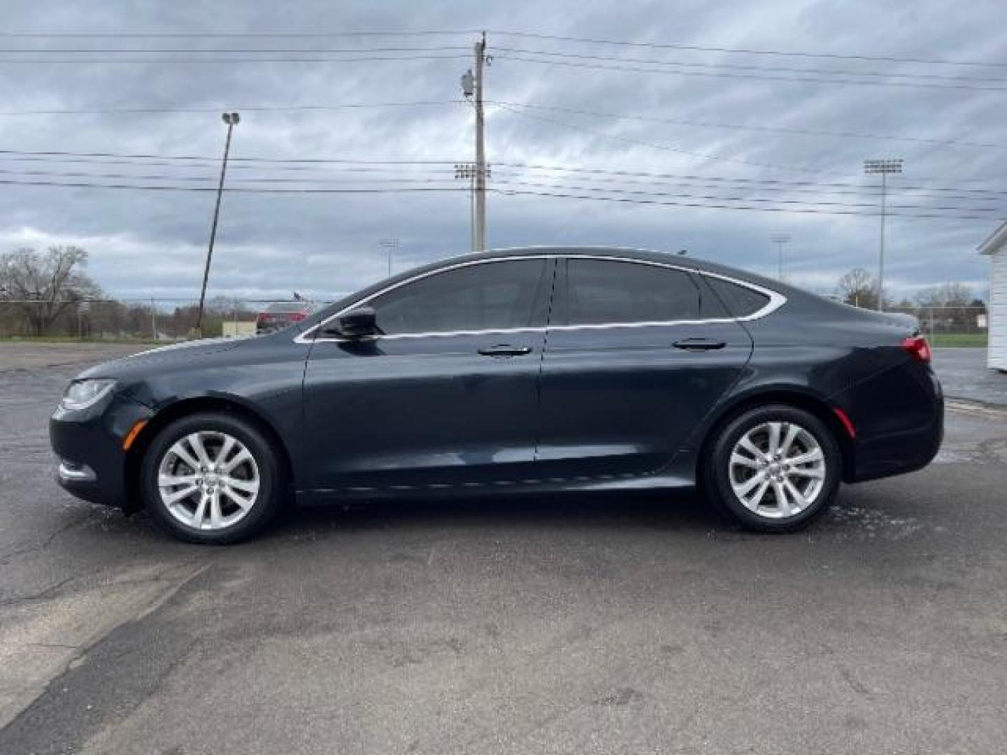 2016 Granite Crystal Metallic Clear Coat Chrysler 200 Limited (1C3CCCAB2GN) with an 2.4L L4 DOHC 16V engine, 9-Speed Automatic transmission, located at 1099 N County Rd 25A, OH, 45373, (937) 908-9800, 40.057079, -84.212883 - Photo#4