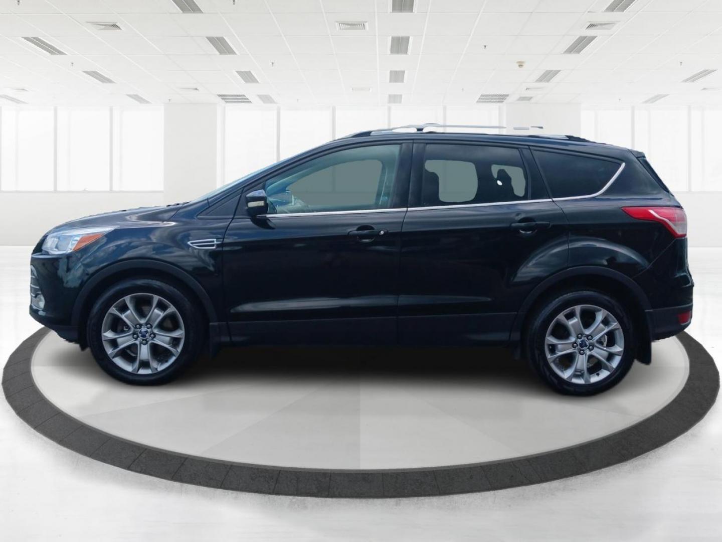 2016 Shadow Black Ford Escape (1FMCU9J9XGU) with an 2.0L L4 DOHC 16V engine, 6-Speed Automatic transmission, located at 1951 S Dayton Lakeview Rd., New Carlisle, OH, 45344, (937) 908-9800, 39.890999, -84.050255 - Photo#5