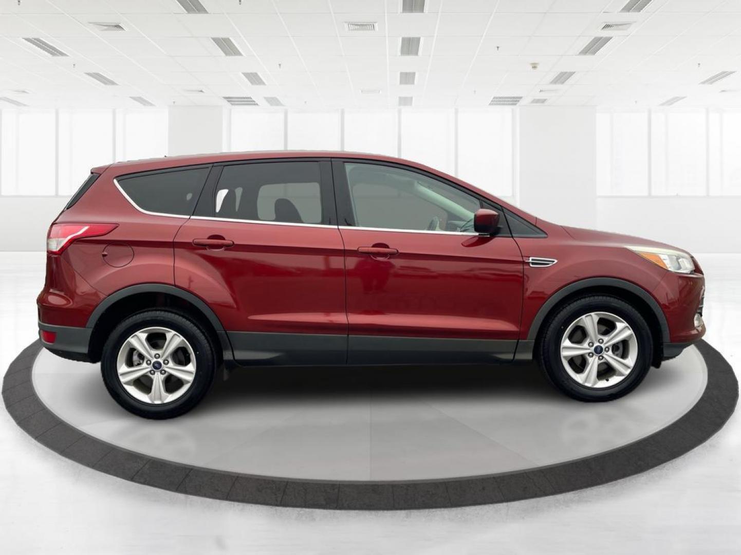 2016 Ford Escape SE (1FMCU0G7XGU) with an Other engine, located at 8750 N County Rd 25A, Piqua, OH, 45356, (937) 908-9800, 40.164391, -84.232513 - 2016 Ford Escape SE - Photo#1