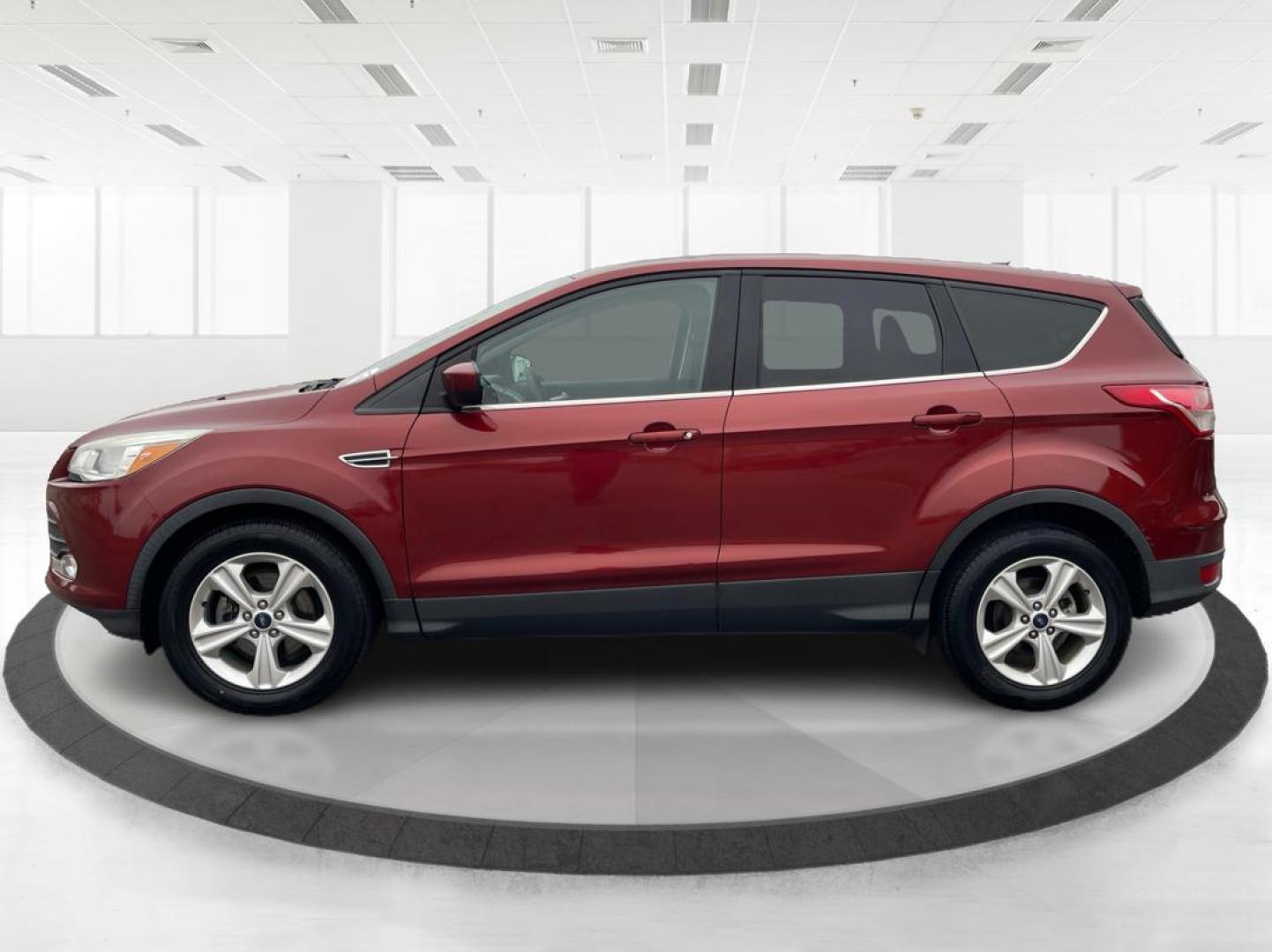 2016 Ford Escape SE (1FMCU0G7XGU) with an Other engine, located at 8750 N County Rd 25A, Piqua, OH, 45356, (937) 908-9800, 40.164391, -84.232513 - 2016 Ford Escape SE - Photo#5