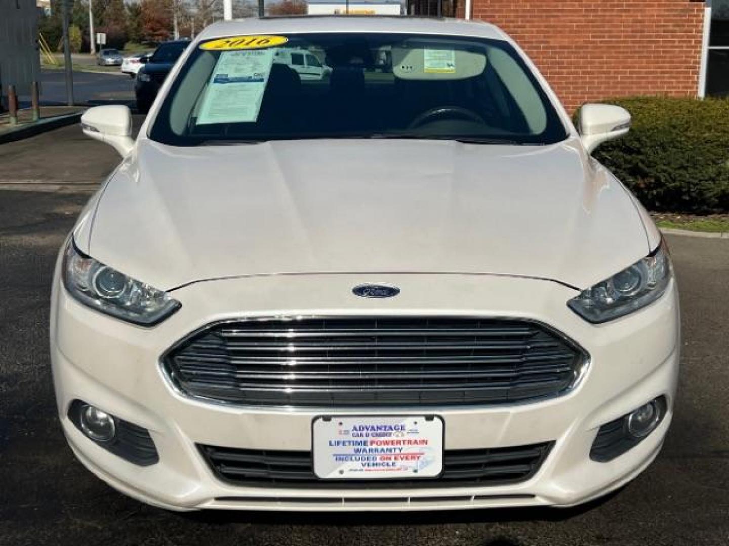 2016 White Platinum Metallic Tri-Coat Ford Fusion SE AWD (3FA6P0T92GR) with an 2.0L L4 DOHC 16V engine, 6-Speed Automatic transmission, located at 4508 South Dixie Dr, Moraine, OH, 45439, (937) 908-9800, 39.690136, -84.216438 - Photo#1