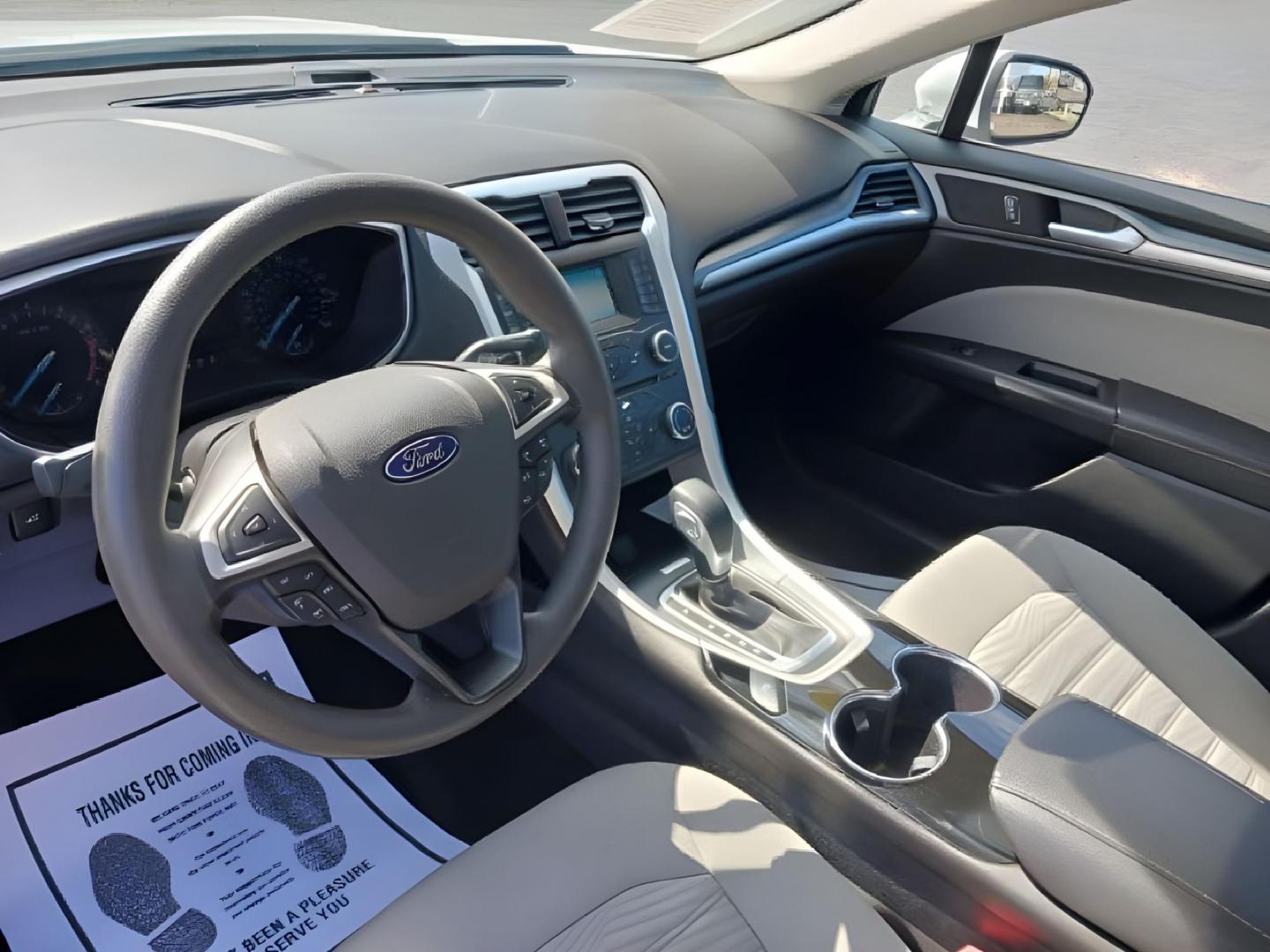 2016 Oxford White Clearcoat Ford Fusion S (3FA6P0G78GR) with an 2.5L L4 DOHC 16V engine, 6-Speed Automatic transmission, located at 1951 S Dayton Lakeview Rd., New Carlisle, OH, 45344, (937) 908-9800, 39.890999, -84.050255 - Photo#6