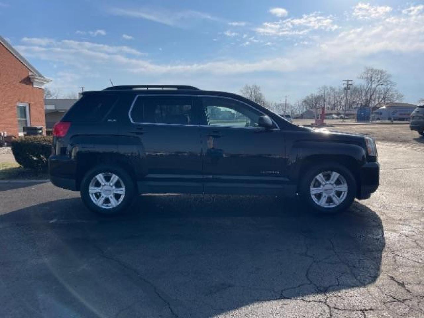 2016 Onyx Black GMC Terrain SLE2 AWD (2GKFLTEK4G6) with an 2.4L L4 DOHC 16V engine, 6-Speed Automatic transmission, located at 401 Woodman Dr, Riverside, OH, 45431, (937) 908-9800, 39.763779, -84.122063 - Photo#3