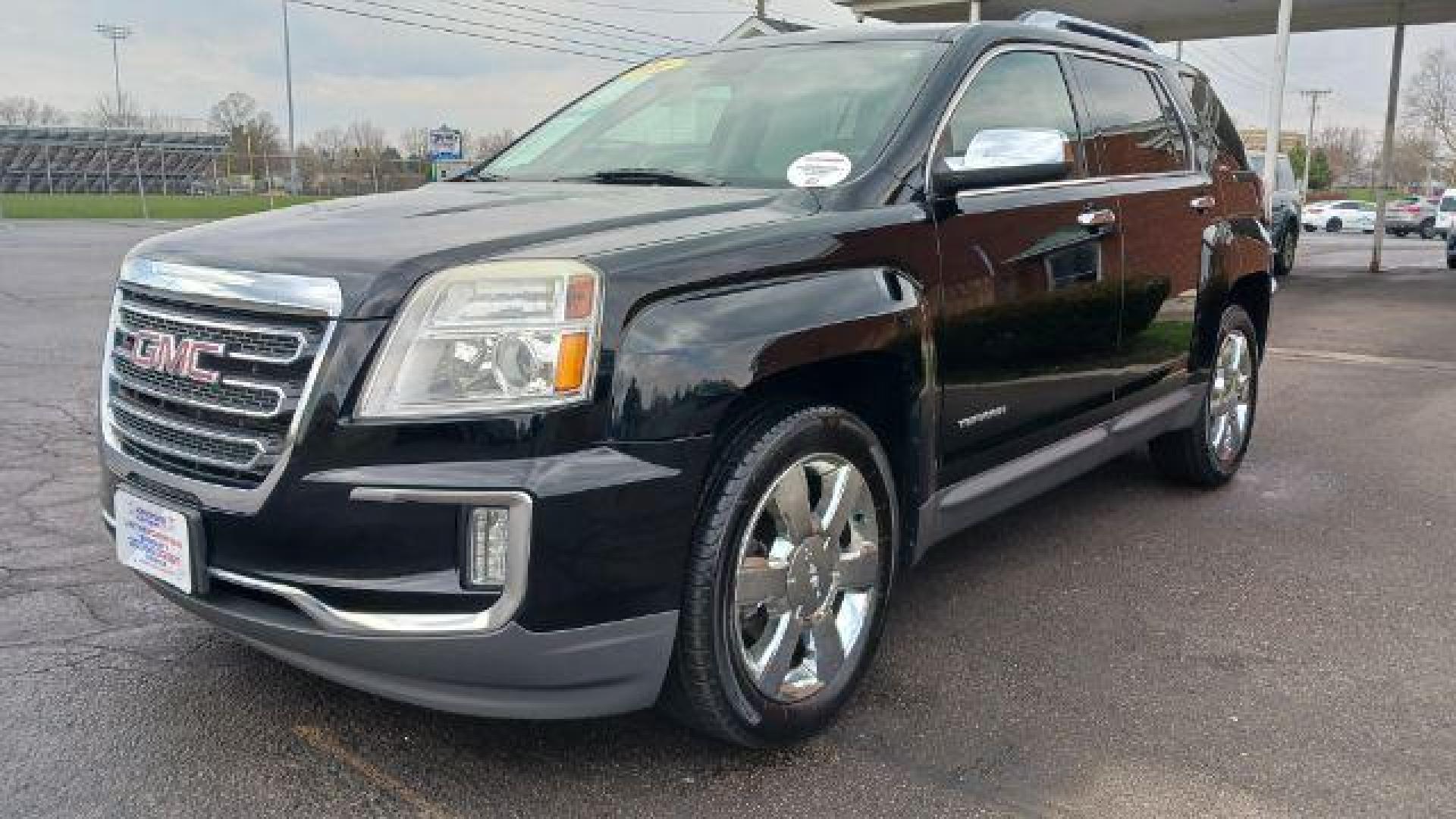 2016 Onyx Black GMC Terrain SLT FWD (2GKFLPE33G6) with an 3.6L V6 DOHC 24V engine, 6-Speed Automatic transmission, located at 4508 South Dixie Dr, Moraine, OH, 45439, (937) 908-9800, 39.690136, -84.216438 - Photo#2