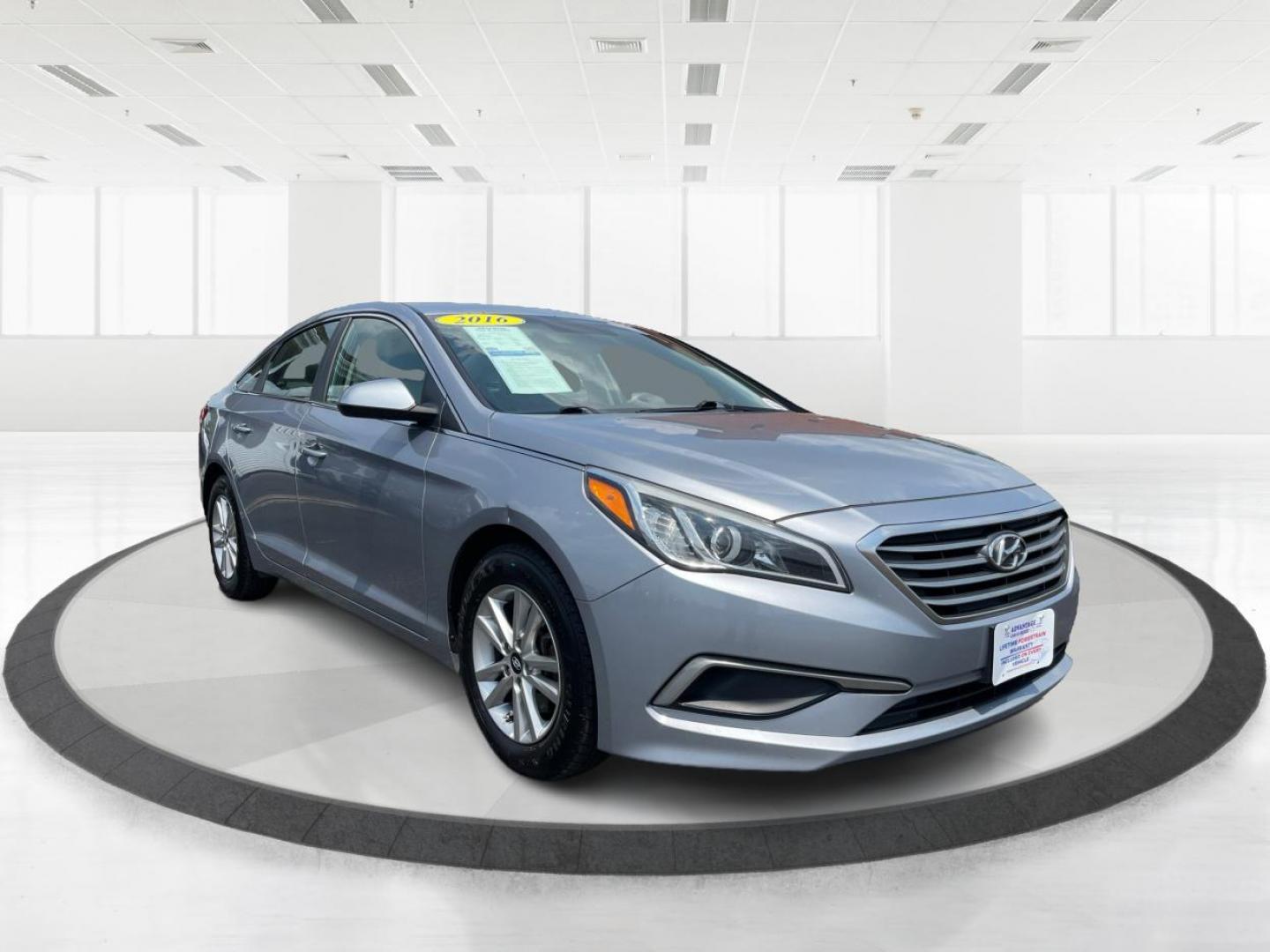 2016 Shale Gray Metallic Hyundai Sonata SE (5NPE24AF1GH) with an 2.4L L4 DOHC 16V engine, 7-Speed Automatic transmission, located at 401 Woodman Dr, Riverside, OH, 45431, (937) 908-9800, 39.763779, -84.122063 - Photo#0