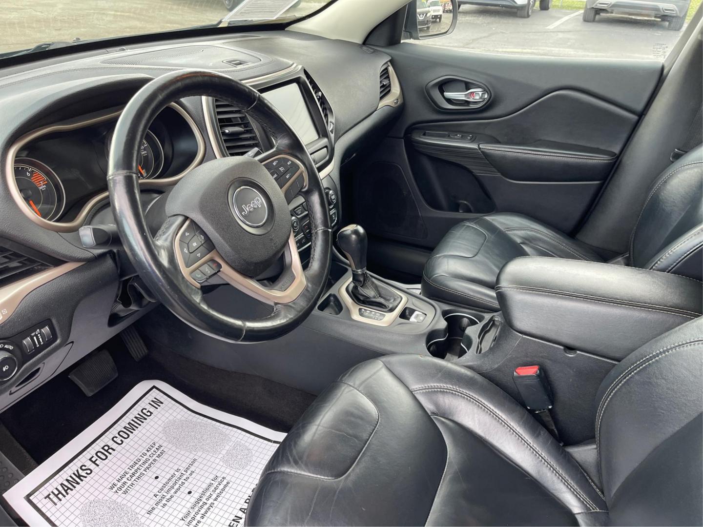 2016 Jeep Cherokee Limited FWD (1C4PJLDBXGW) with an 2.4L L4 DOHC 16V engine, 9-Speed Automatic transmission, located at 4508 South Dixie Dr, Moraine, OH, 45439, (937) 908-9800, 39.689976, -84.218452 - 2016 Jeep Cherokee Limited FWD - Photo#8