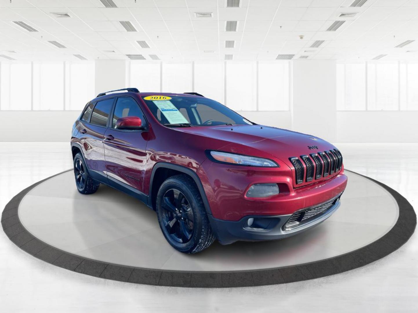 2016 Jeep Cherokee Latitude 4WD (1C4PJMCS4GW) with an 3.2L V6 DOHC 24V engine, 9-Speed Automatic transmission, located at 8750 N County Rd 25A, Piqua, OH, 45356, (937) 908-9800, 40.164391, -84.232513 - 2016 Jeep Cherokee Latitude 4WD - Photo#0