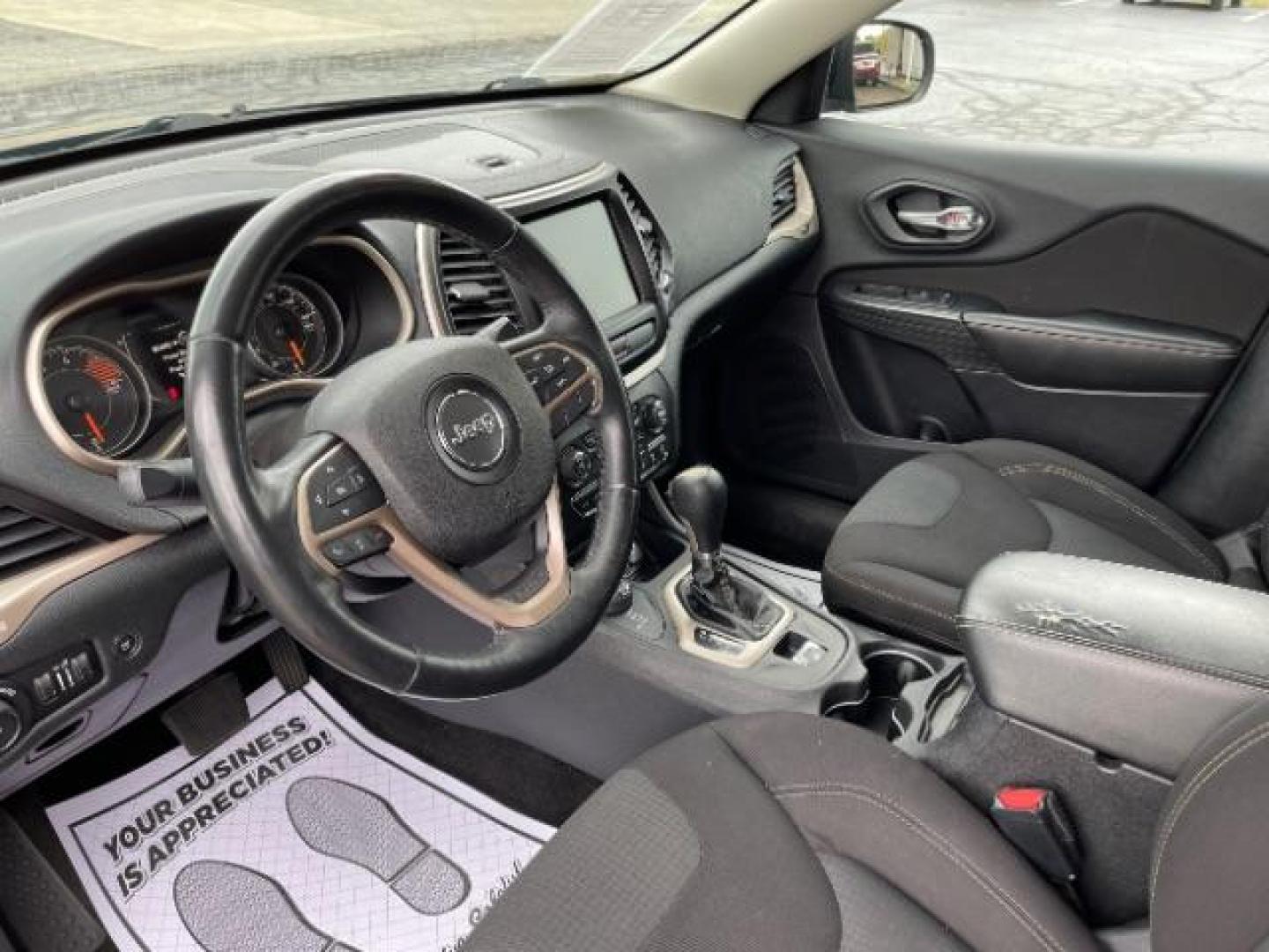 2016 Brilliant Black Crystal Pearl Coat Jeep Cherokee Latitude 4WD (1C4PJMCS7GW) with an 3.2L V6 DOHC 24V engine, 9-Speed Automatic transmission, located at 401 Woodman Dr, Riverside, OH, 45431, (937) 908-9800, 39.763779, -84.122063 - Photo#6