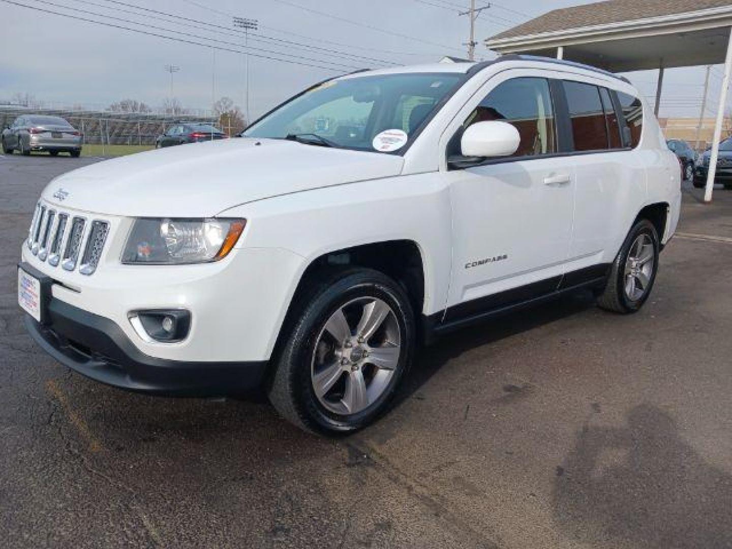 2016 White Jeep Compass Latitude FWD (1C4NJCEA2GD) with an 2.0L L4 DOHC 16V engine, Continuously Variable Transmission transmission, located at 880 E. National Road, Vandalia, OH, 45377, (937) 908-9800, 39.892189, -84.181015 - Photo#2