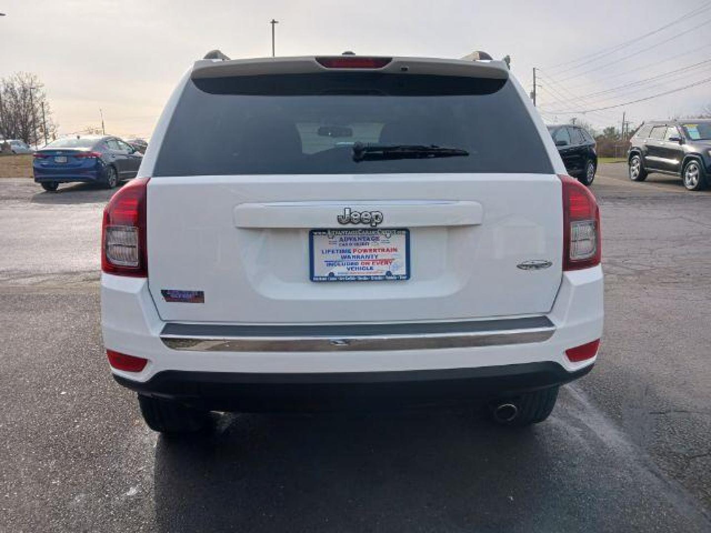 2016 White Jeep Compass Latitude FWD (1C4NJCEA2GD) with an 2.0L L4 DOHC 16V engine, Continuously Variable Transmission transmission, located at 880 E. National Road, Vandalia, OH, 45377, (937) 908-9800, 39.892189, -84.181015 - Photo#5