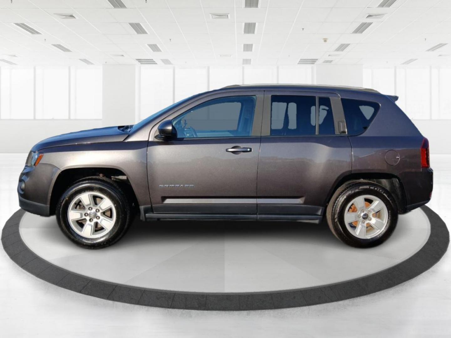 2016 Jeep Compass Latitude FWD (1C4NJCEB4GD) with an 2.4L L4 DOHC 16V engine, Continuously Variable Transmission transmission, located at 1230 East Main St, Xenia, OH, 45385, (937) 908-9800, 39.688026, -83.910172 - 2016 Jeep Compass Latitude FWD - Photo#5