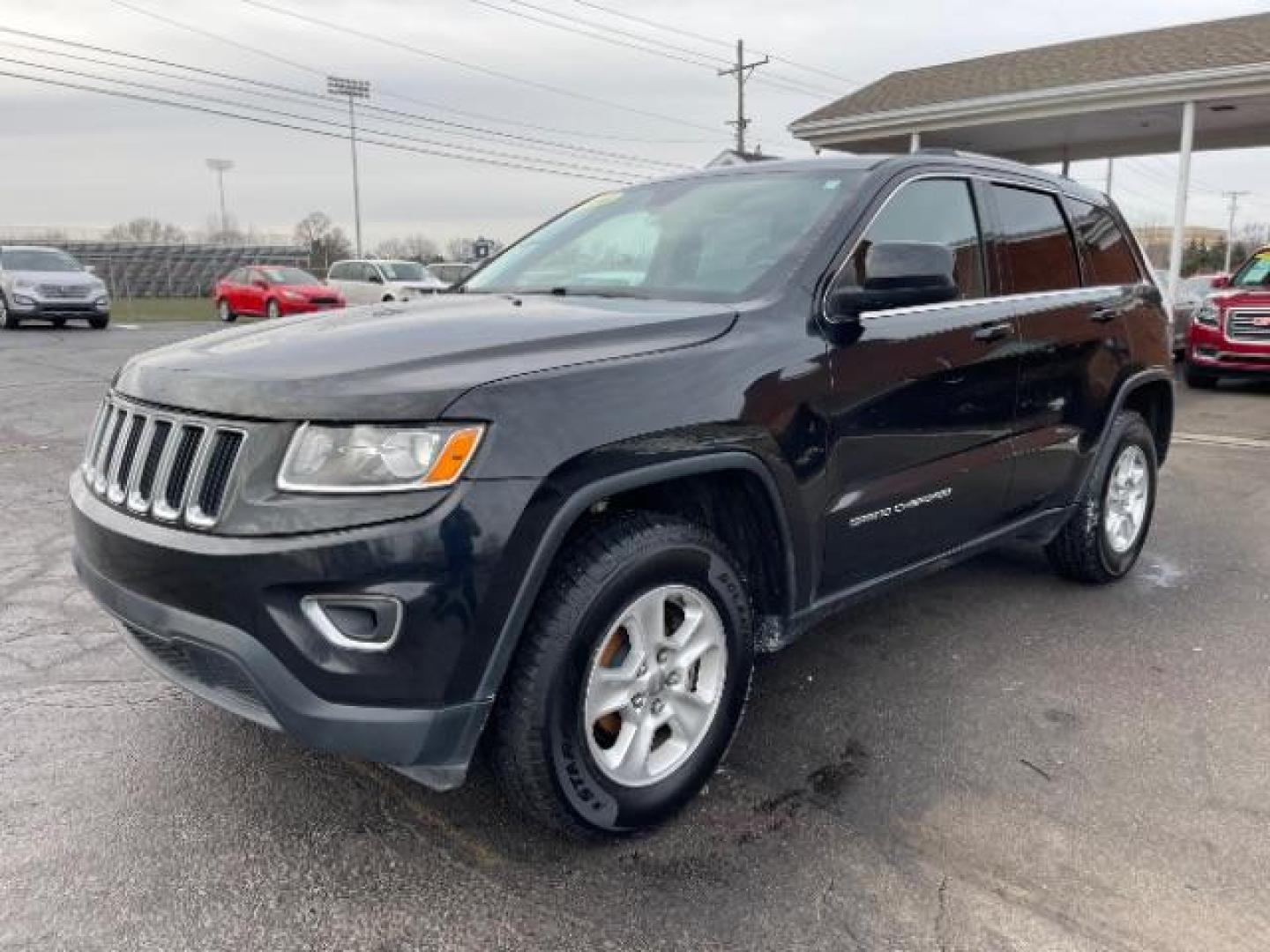 2016 Brilliant Black Crystal Pearl Coat Jeep Grand Cherokee Laredo 4WD (1C4RJFAG0GC) with an 3.6L V6 DOHC 24V engine, 8-Speed Automatic transmission, located at 1230 East Main St, Xenia, OH, 45385, (937) 908-9800, 39.687321, -83.910294 - Photo#1