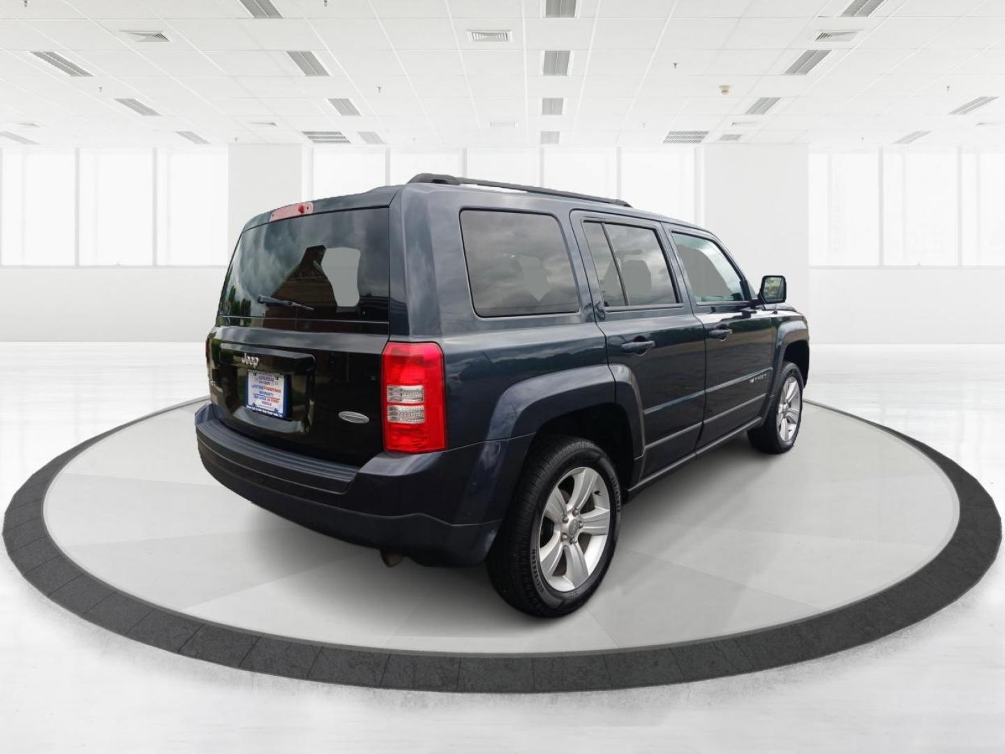 2016 Gray Jeep Patriot (1C4NJRFB0GD) with an 2.4L L4 DOHC 16V engine, located at 4508 South Dixie Dr, Moraine, OH, 45439, (937) 908-9800, 39.690136, -84.216438 - Photo#2