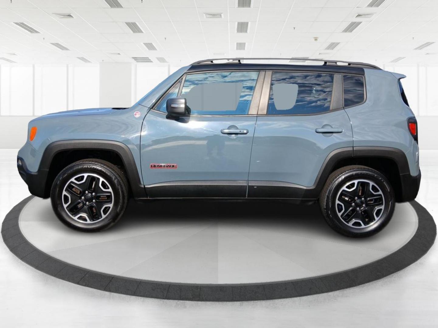 2016 Granite Crystal Metallic Clear Coat Jeep Renegade (ZACCJBCT3GP) with an 2.4L L4 DOHC 16V engine, 9-Speed Automatic transmission, located at 401 Woodman Dr, Riverside, OH, 45431, (937) 908-9800, 39.763779, -84.122063 - Photo#3