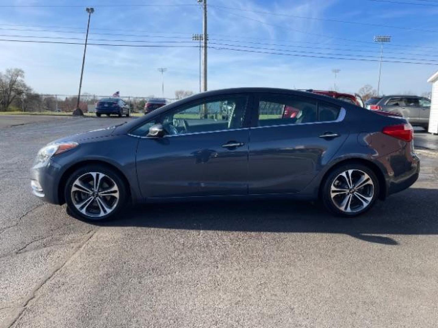 2016 Graphite Steel Kia Forte EX (KNAFX4A85G5) with an 2.0L L4 DOHC 16V engine, 6-Speed Automatic transmission, located at 1230 East Main St, Xenia, OH, 45385, (937) 908-9800, 39.687321, -83.910294 - Photo#3