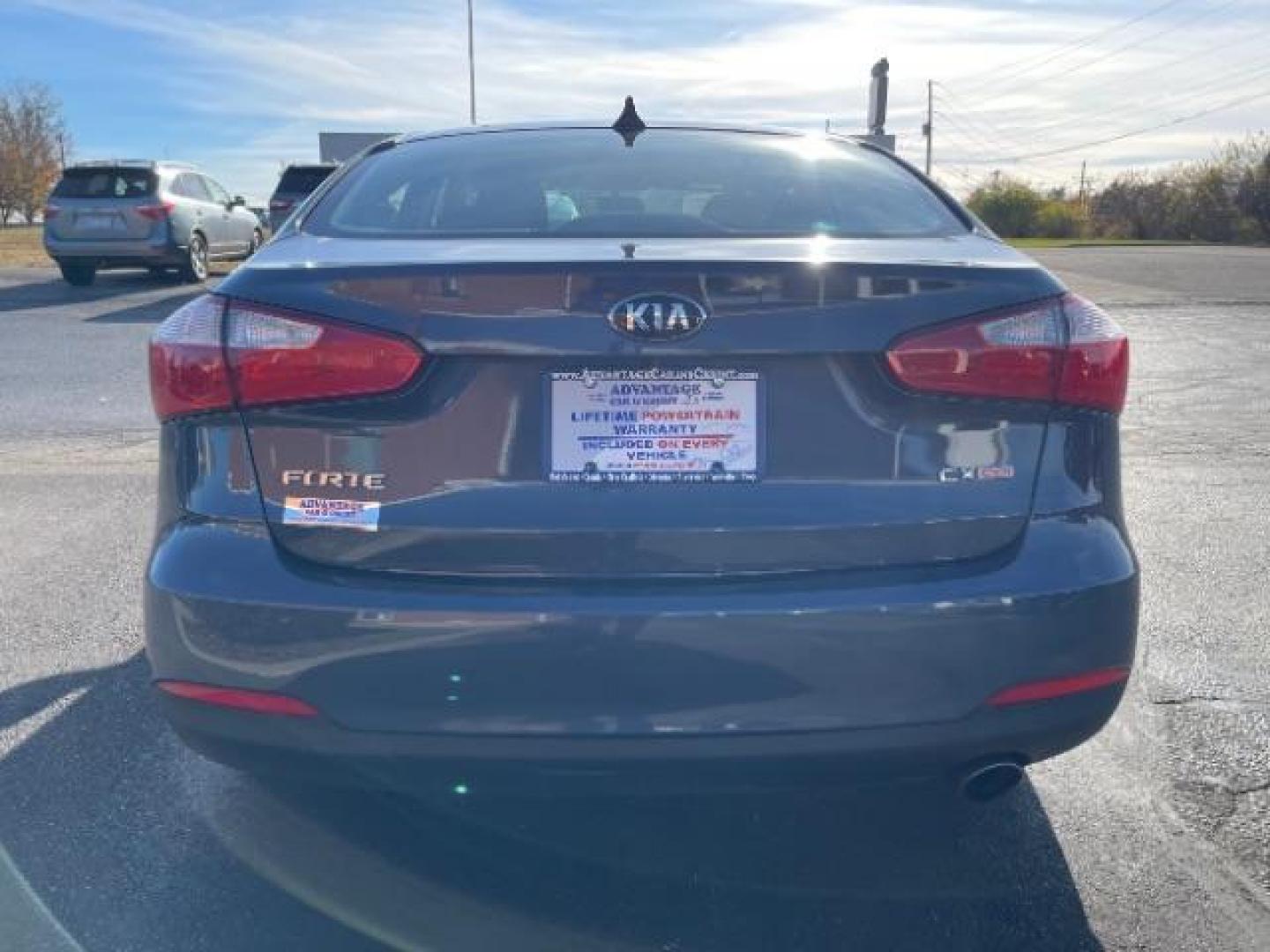 2016 Graphite Steel Kia Forte EX (KNAFX4A85G5) with an 2.0L L4 DOHC 16V engine, 6-Speed Automatic transmission, located at 1230 East Main St, Xenia, OH, 45385, (937) 908-9800, 39.687321, -83.910294 - Photo#5