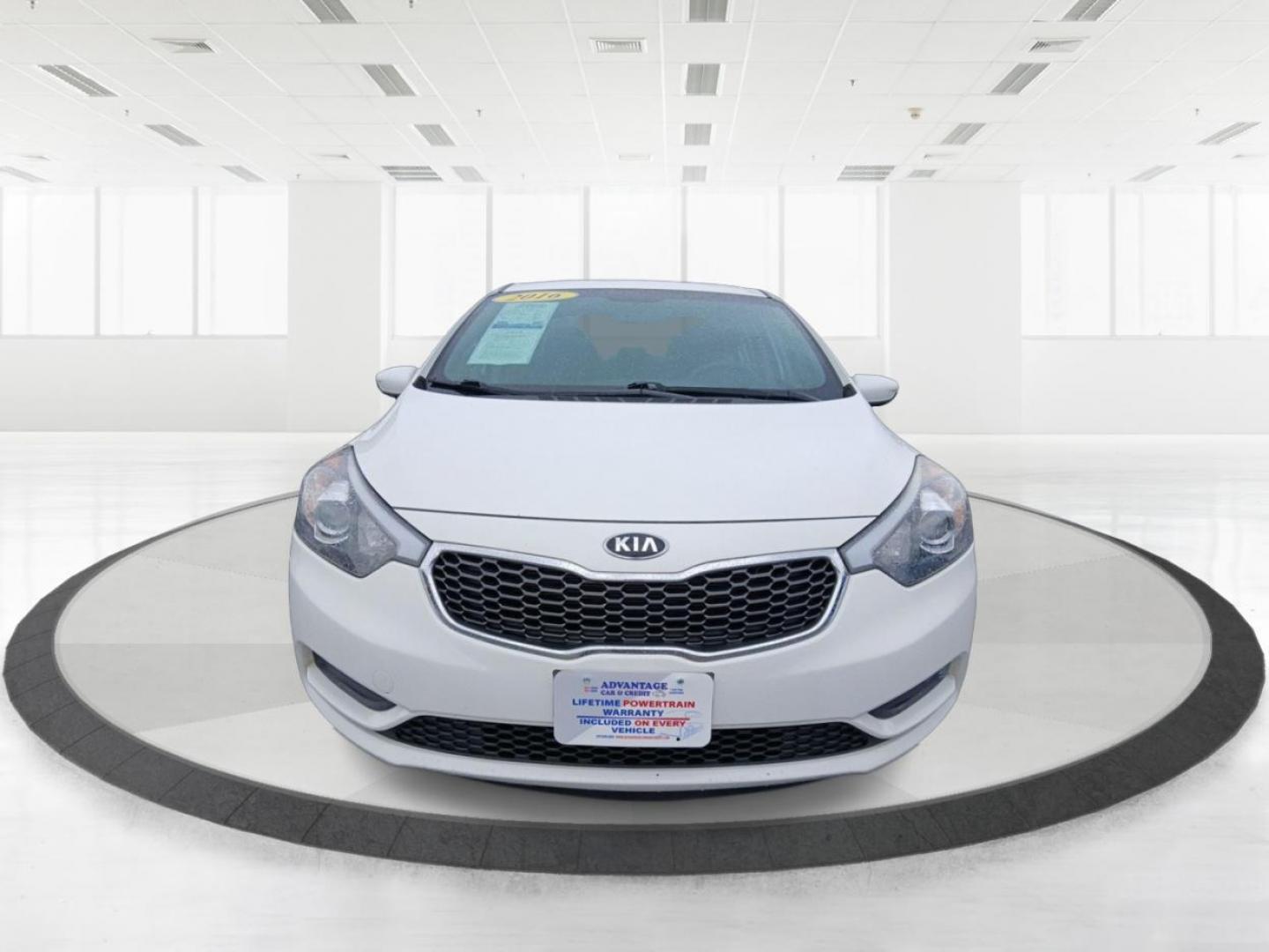 2016 Snow White Pearl Kia Forte LX w/Popular Package (KNAFK4A60G5) with an 1.8L L4 DOHC 16V engine, located at 4508 South Dixie Dr, Moraine, OH, 45439, (937) 908-9800, 39.690136, -84.216438 - Photo#6