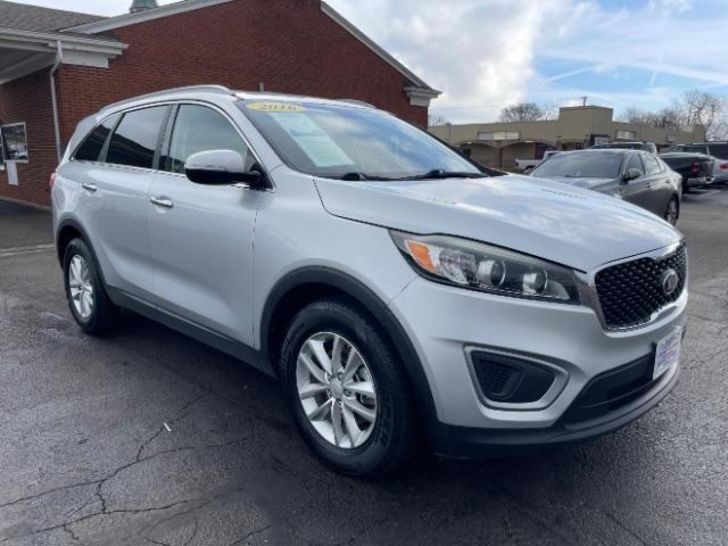 2016 Sparkling Silver Kia Sorento LX 2WD (5XYPG4A34GG) with an 2.4L L4 DOHC 16V engine, 6-Speed Automatic transmission, located at 1230 East Main St, Xenia, OH, 45385, (937) 908-9800, 39.687321, -83.910294 - Photo#0