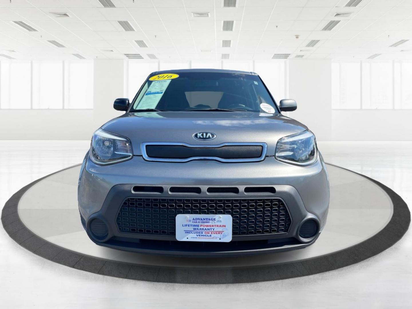 2016 Titanium Gray Kia Soul Base 6A (KNDJN2A20G7) with an 1.6L L4 DOHC 16V engine, 6-Speed Automatic transmission, located at 401 Woodman Dr, Riverside, OH, 45431, (937) 908-9800, 39.763779, -84.122063 - Photo#6