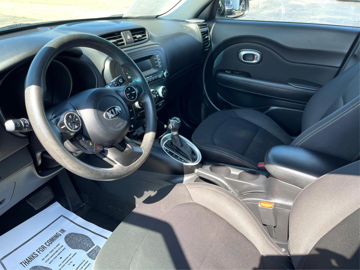 2016 Titanium Gray Kia Soul Base 6A (KNDJN2A20G7) with an 1.6L L4 DOHC 16V engine, 6-Speed Automatic transmission, located at 401 Woodman Dr, Riverside, OH, 45431, (937) 908-9800, 39.763779, -84.122063 - Photo#8