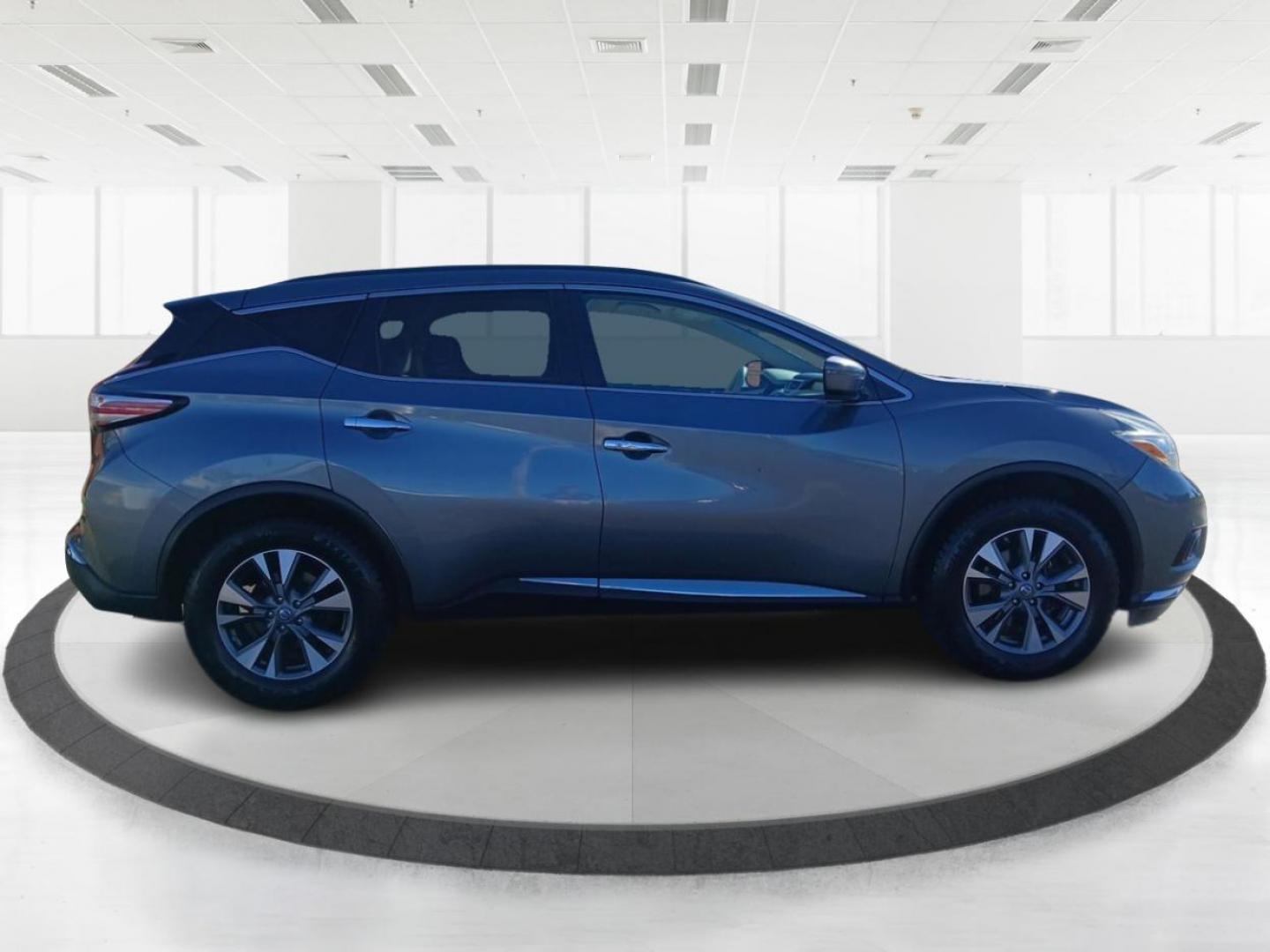 2016 Gun Metallic Nissan Murano Platinum FWD (5N1AZ2MG2GN) with an 3.5L V6 DOHC 24V engine, CVT transmission, located at 1951 S Dayton Lakeview Rd., New Carlisle, OH, 45344, (937) 908-9800, 39.890999, -84.050255 - Photo#1