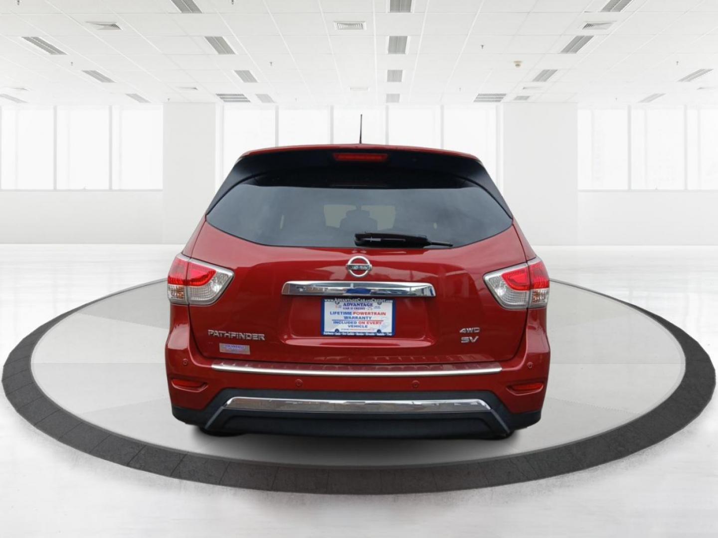 2016 Cayenne Red Metallic Nissan Pathfinder SL 4WD (5N1AR2MM3GC) with an 3.5L V6 DOHC 24V engine, CVT transmission, located at 1951 S Dayton Lakeview Rd., New Carlisle, OH, 45344, (937) 908-9800, 39.890999, -84.050255 - Photo#3