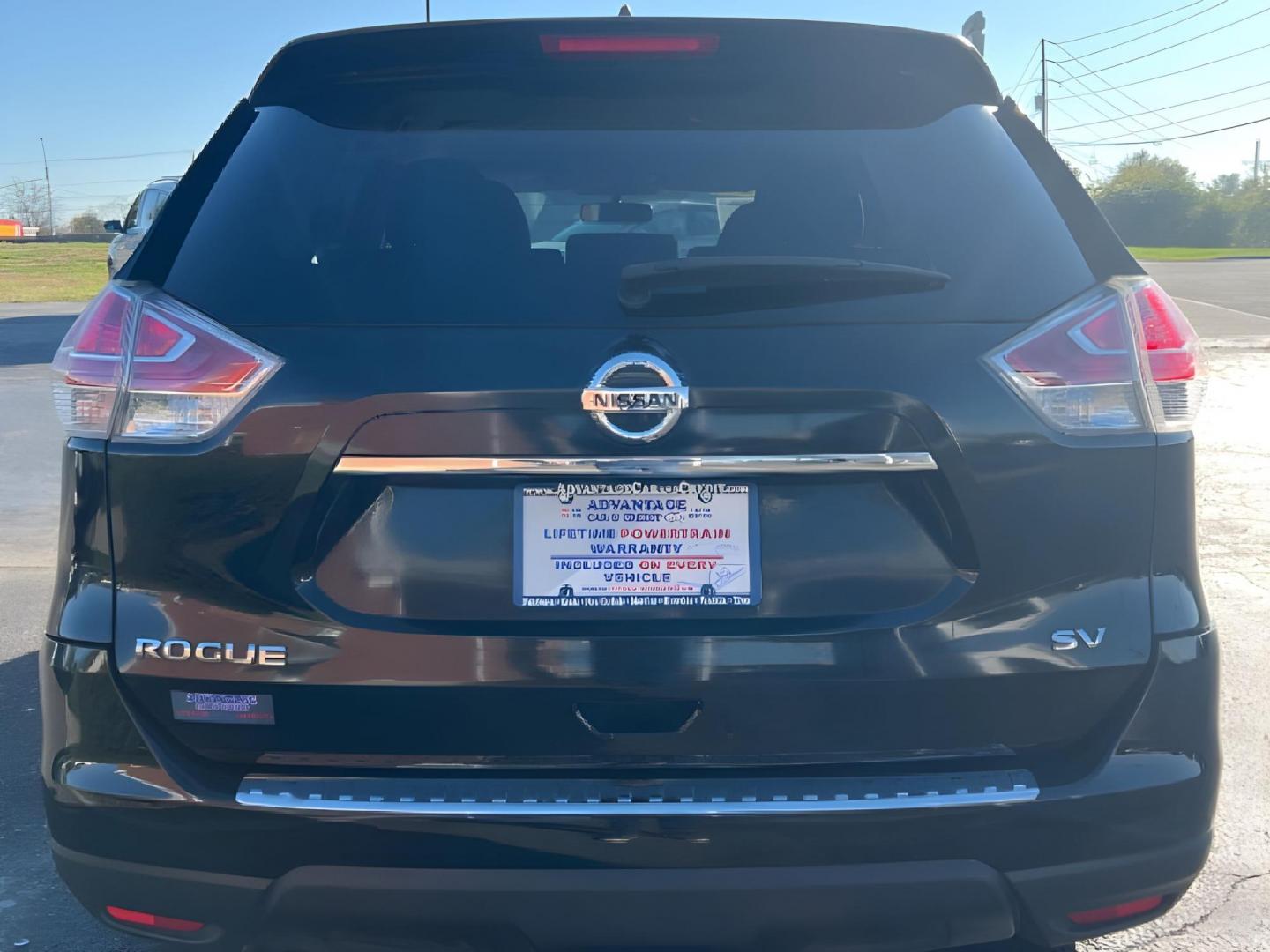 2016 Nissan Rogue SV 2WD (KNMAT2MT6GP) with an 2.5L L4 DOHC 16V engine, Continuously Variable Transmission transmission, located at 1184 Kauffman Ave, Fairborn, OH, 45324, (937) 908-9800, 39.807072, -84.030914 - 2016 Nissan Rogue SV 2WD - Photo#5