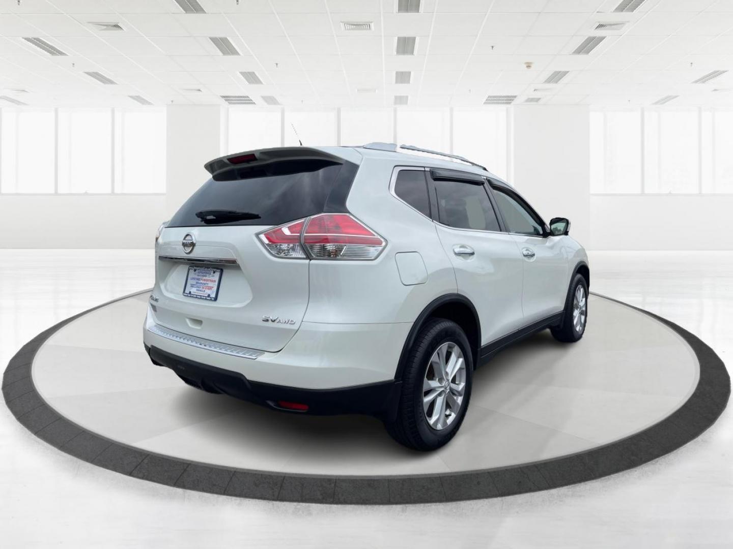 2016 Pearl White Nissan Rogue SV AWD (KNMAT2MV7GP) with an 2.5L L4 DOHC 16V engine, Continuously Variable Transmission transmission, located at 4508 South Dixie Dr, Moraine, OH, 45439, (937) 908-9800, 39.690136, -84.216438 - Photo#2