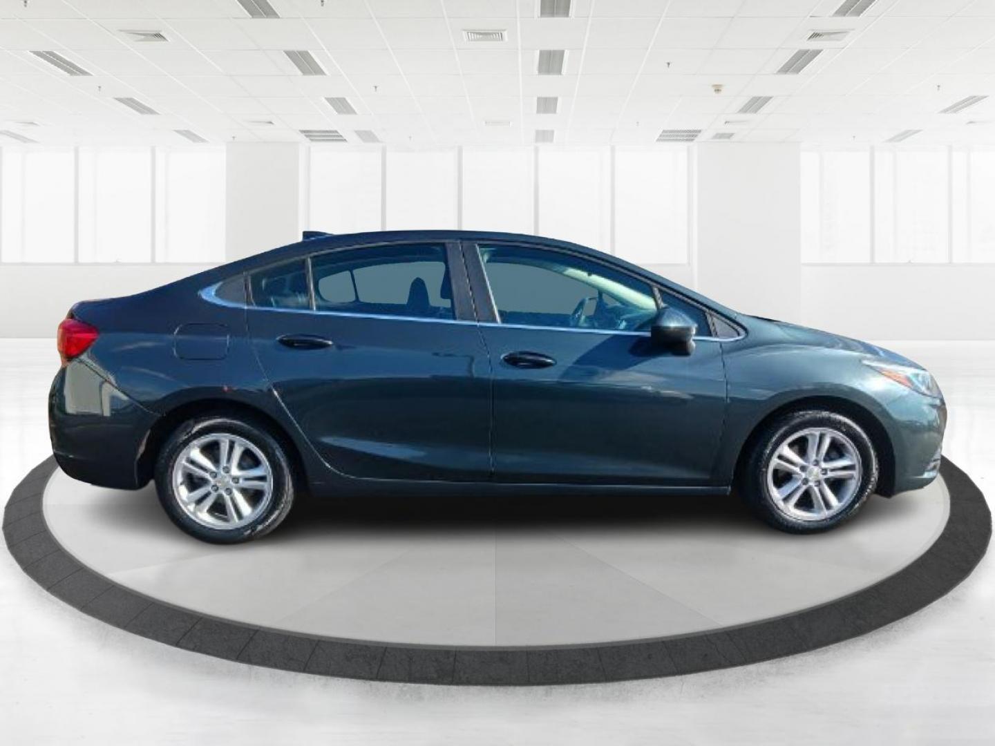 2017 Chevrolet Cruze LT Auto (3G1BE5SM0HS) with an 1.4L L4 DOHC 16V TURBO engine, 6-Speed Automatic transmission, located at 1230 East Main St, Xenia, OH, 45385, (937) 908-9800, 39.688026, -83.910172 - 2017 Chevrolet Cruze LT Auto - Photo#14