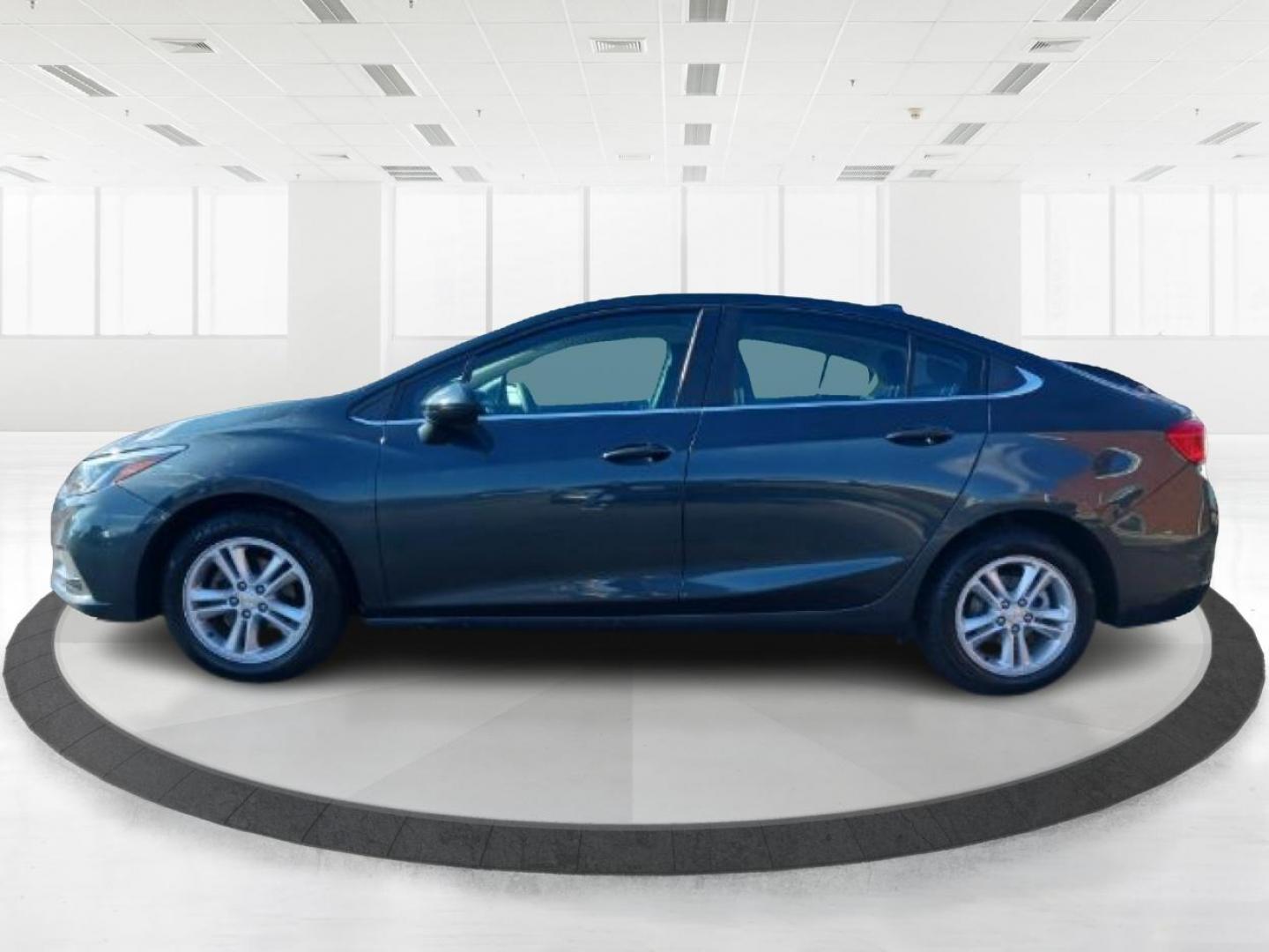 2017 Chevrolet Cruze LT Auto (3G1BE5SM0HS) with an 1.4L L4 DOHC 16V TURBO engine, 6-Speed Automatic transmission, located at 1230 East Main St, Xenia, OH, 45385, (937) 908-9800, 39.688026, -83.910172 - 2017 Chevrolet Cruze LT Auto - Photo#16