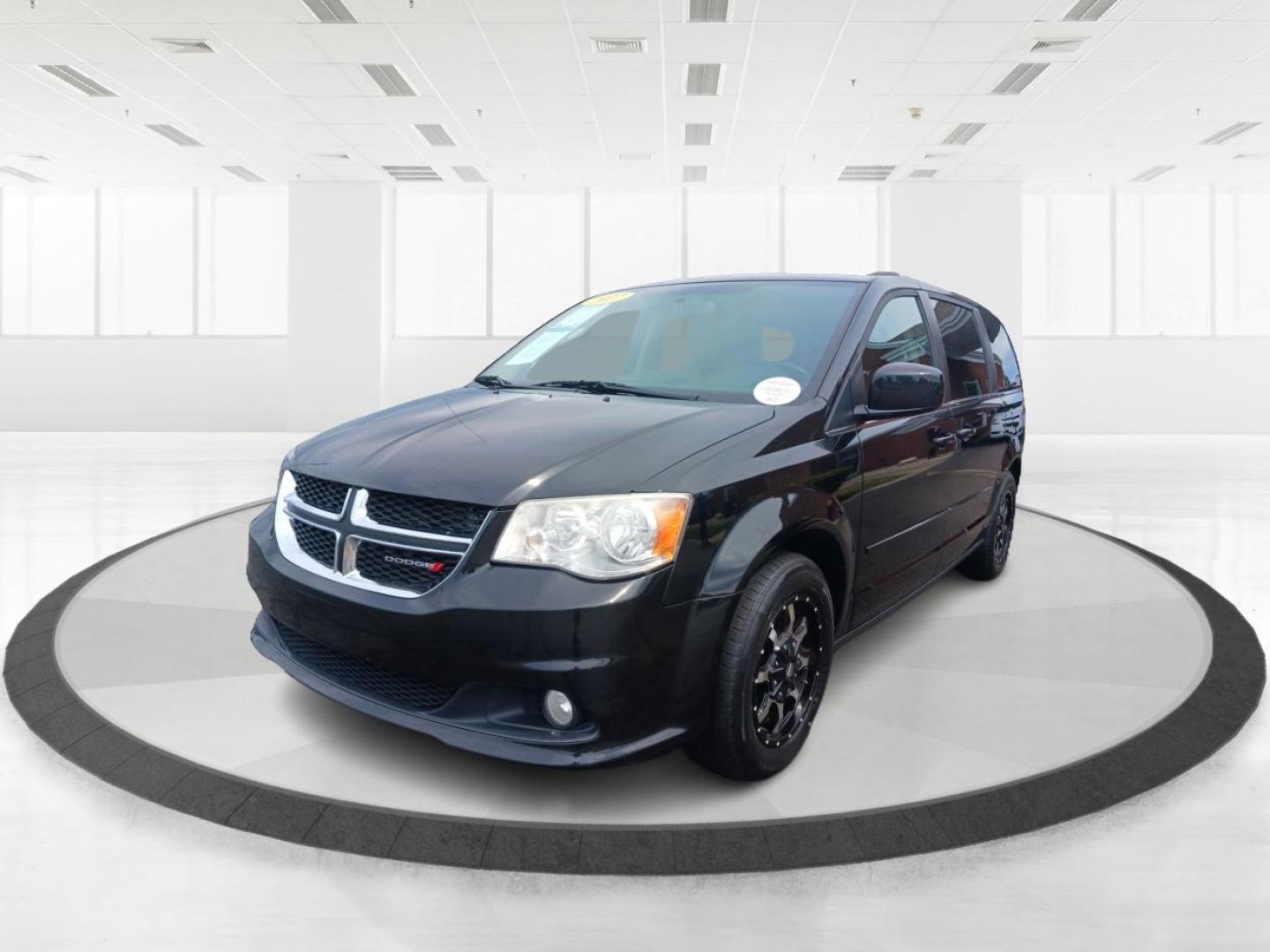 2017 Brilliant Black Crystal Pearl Coat Dodge Grand Caravan SXT (2C4RDGCG4HR) with an 3.6L V6 DOHC 24V engine, 6-Speed Automatic transmission, located at 880 E. National Road, Vandalia, OH, 45377, (937) 908-9800, 39.892189, -84.181015 - Photo#7