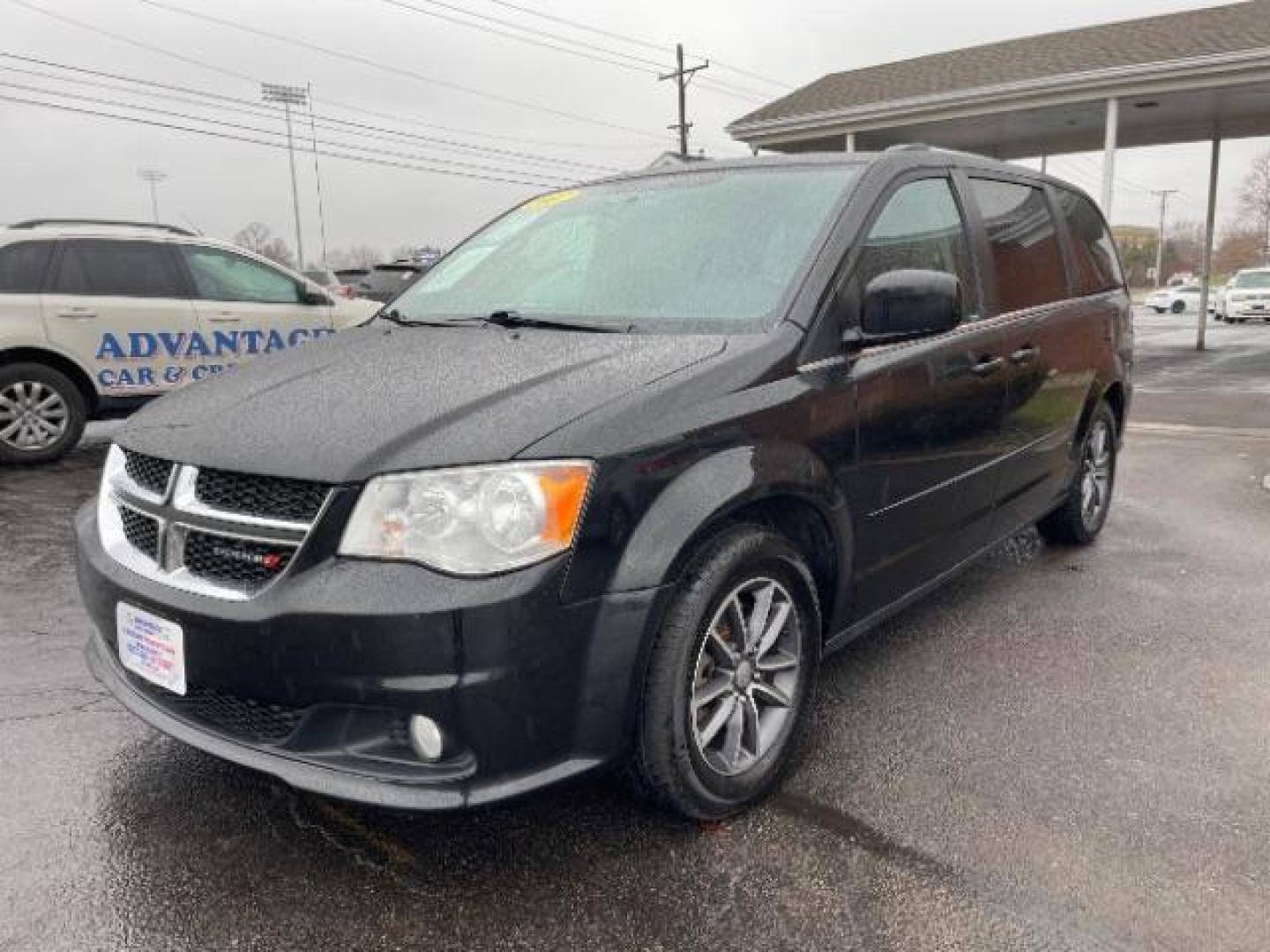 2017 Brilliant Black Crystal Pearl Coat Dodge Grand Caravan SXT (2C4RDGCG4HR) with an 3.6L V6 DOHC 24V engine, 6-Speed Automatic transmission, located at 1230 East Main St, Xenia, OH, 45385, (937) 908-9800, 39.687321, -83.910294 - Photo#1