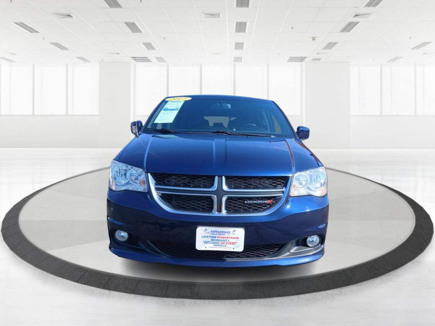 2017 Contusion Blue Pearl Coat Dodge Grand Caravan SXT (2C4RDGCG0HR) with an 3.6L V6 DOHC 24V engine, 6A transmission, located at 1184 Kauffman Ave, Fairborn, OH, 45324, (937) 908-9800, 39.807365, -84.029114 - Photo#6